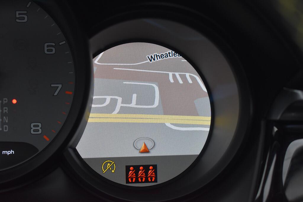 Porsche Macan view 70