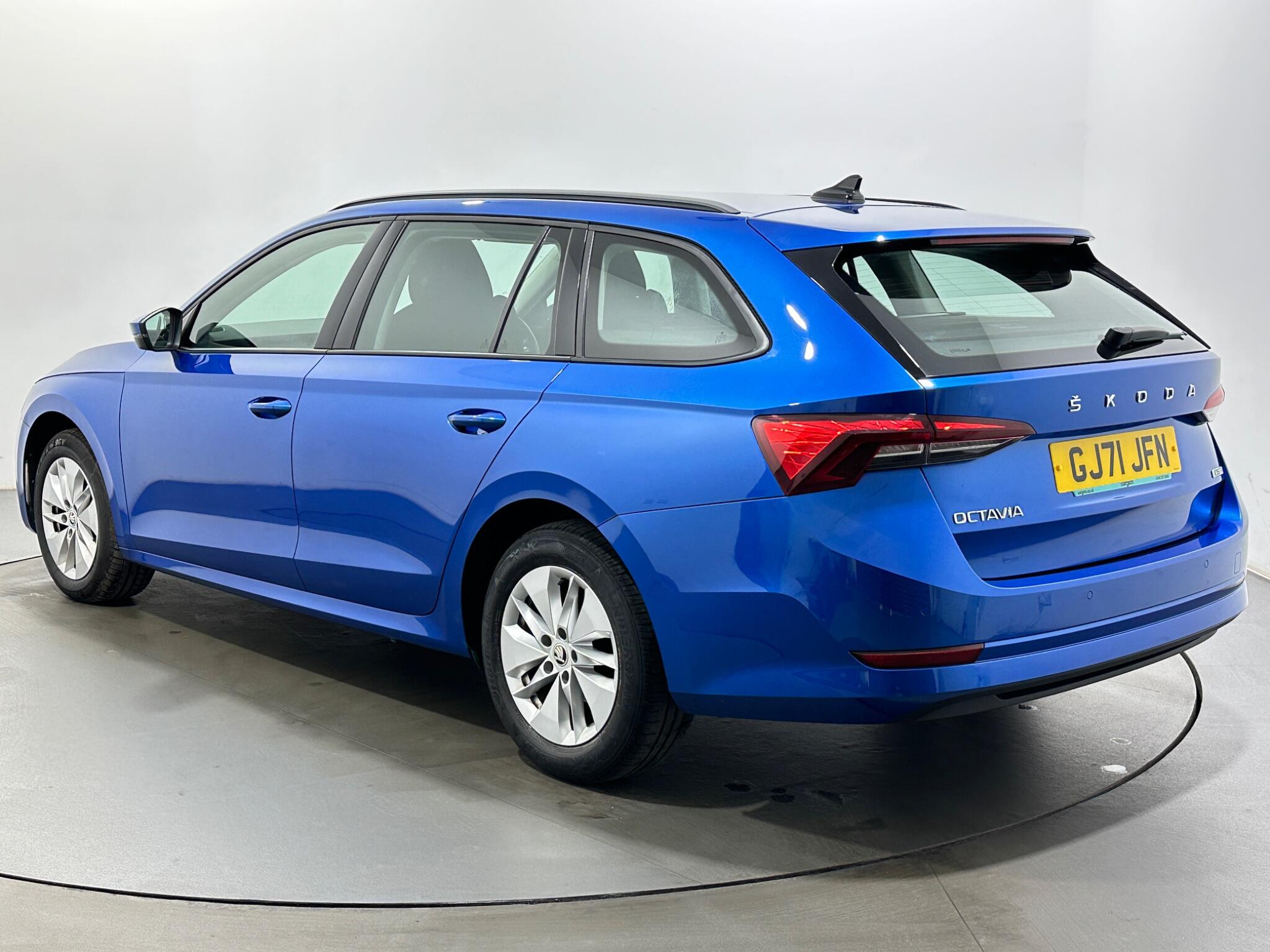 Skoda Octavia view 6