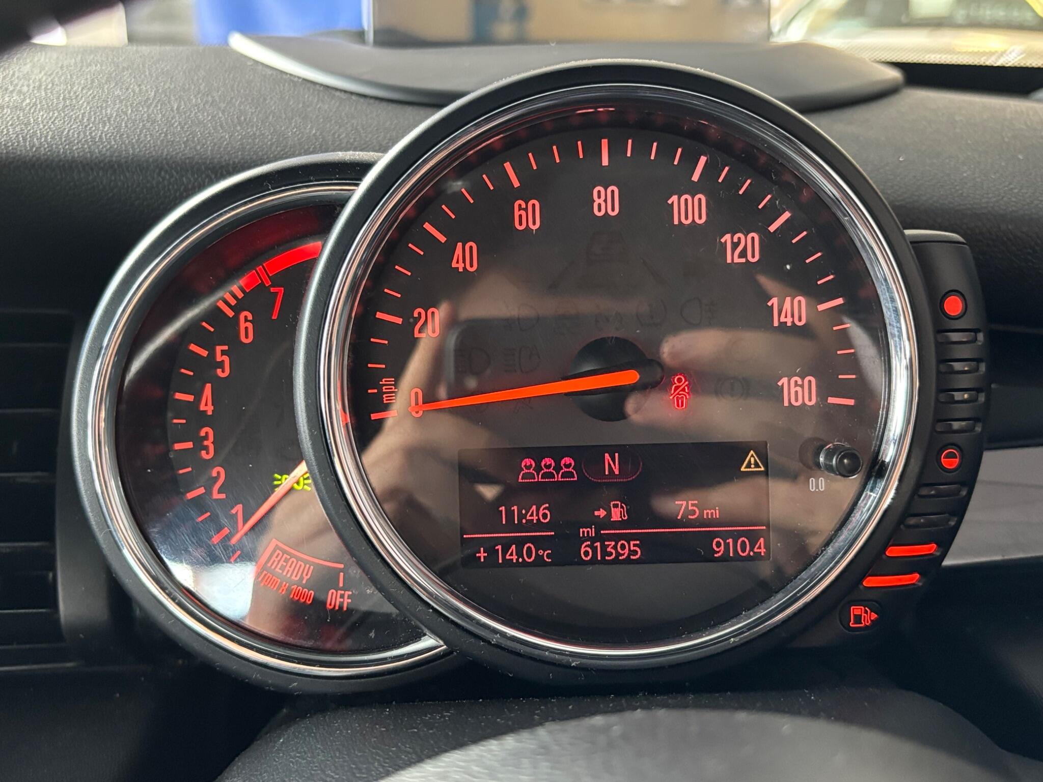 Mini Hatch view 22