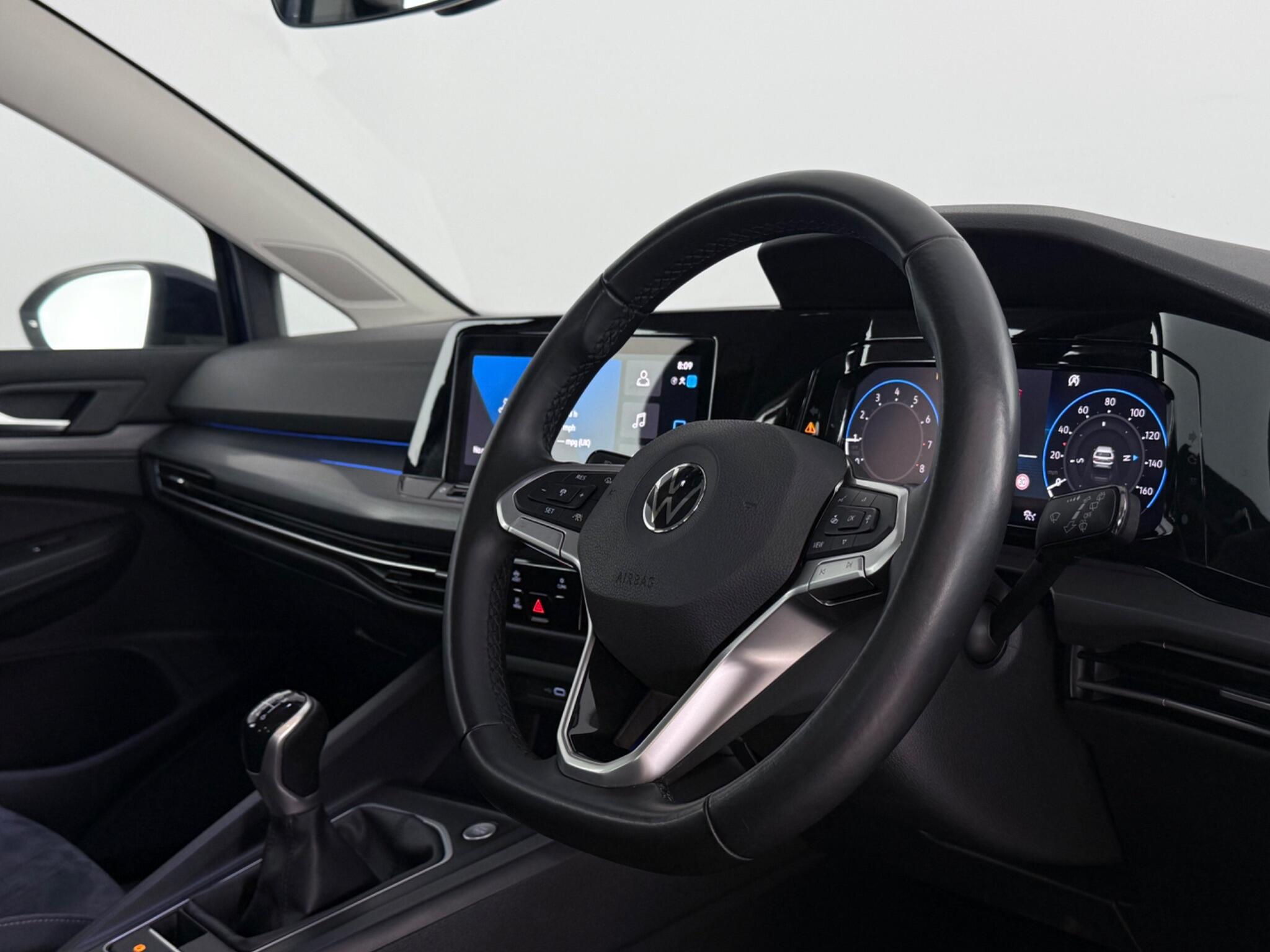 Volkswagen Golf view 3