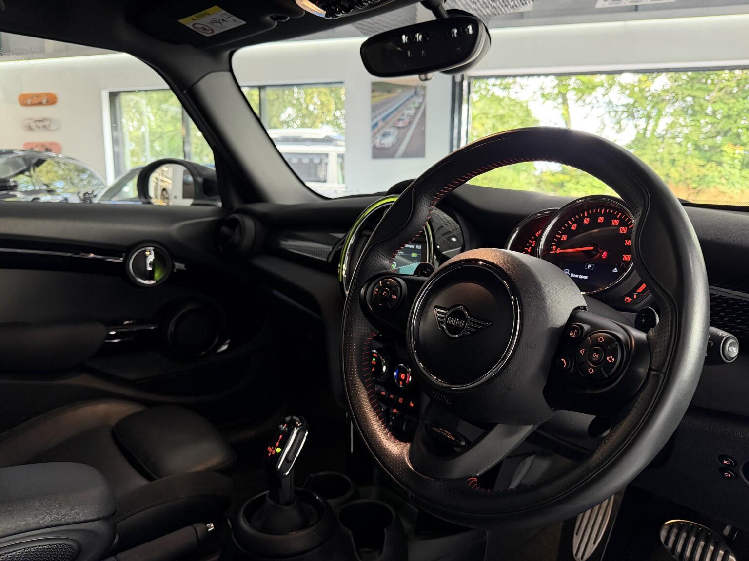 Mini Cooper view 9