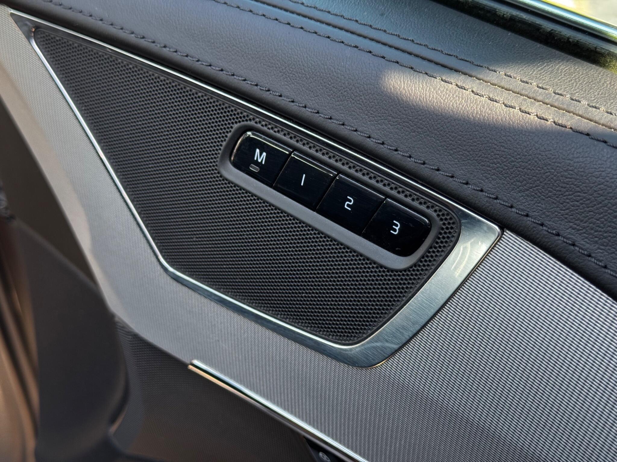 Volvo XC90 view 33
