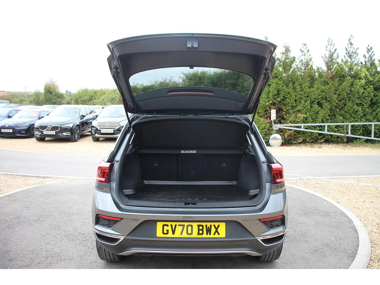 Volkswagen T-Roc view 42