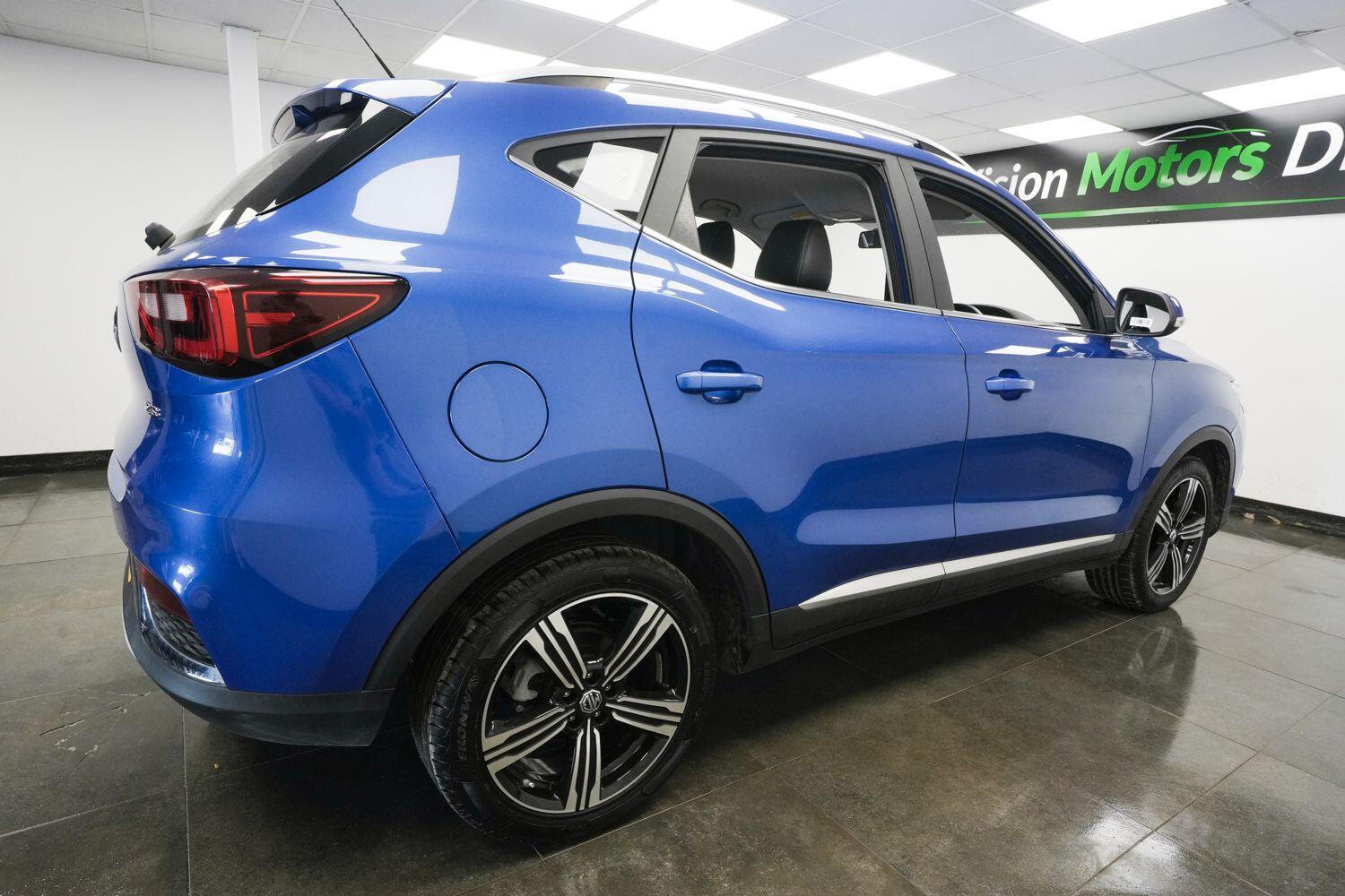 MG ZS view 3