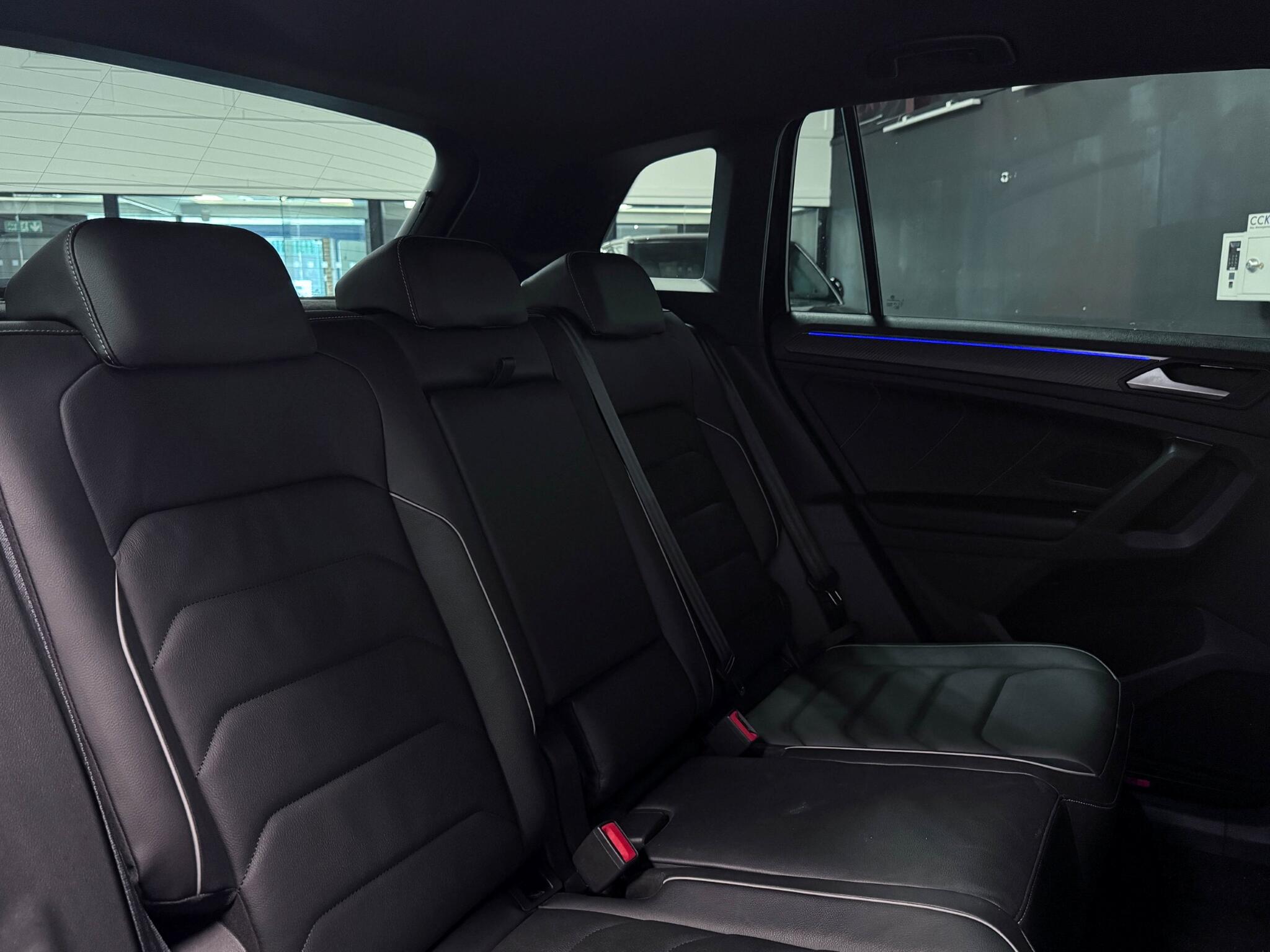 Volkswagen Tiguan view 12