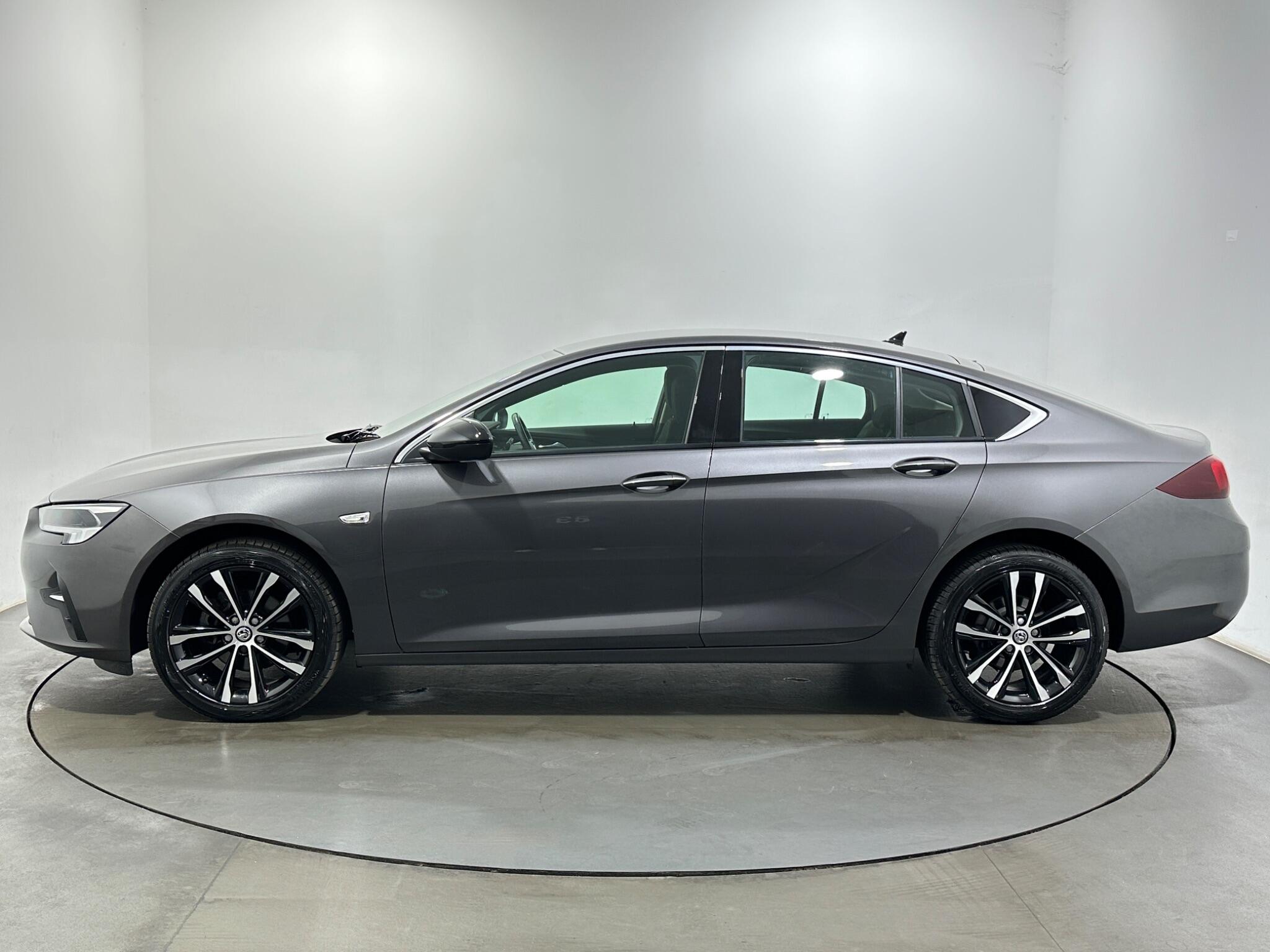 Vauxhall Insignia view 5