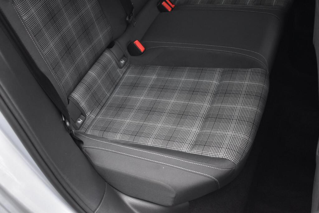Volkswagen Golf view 35