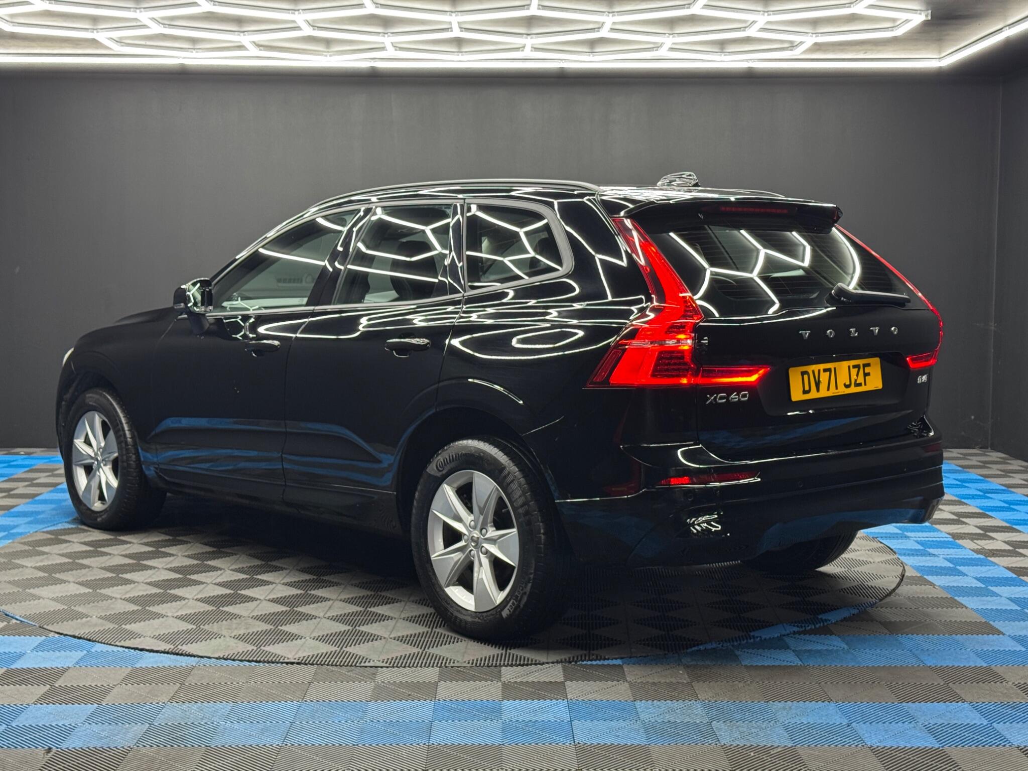 Volvo XC60 view 7