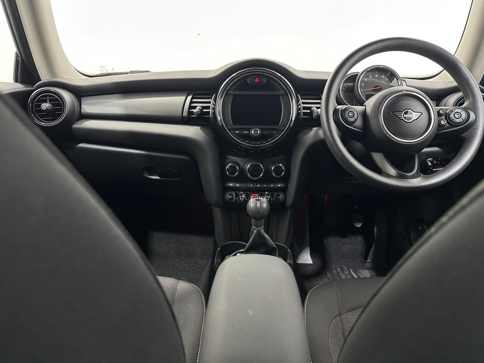 Mini Hatch view 19