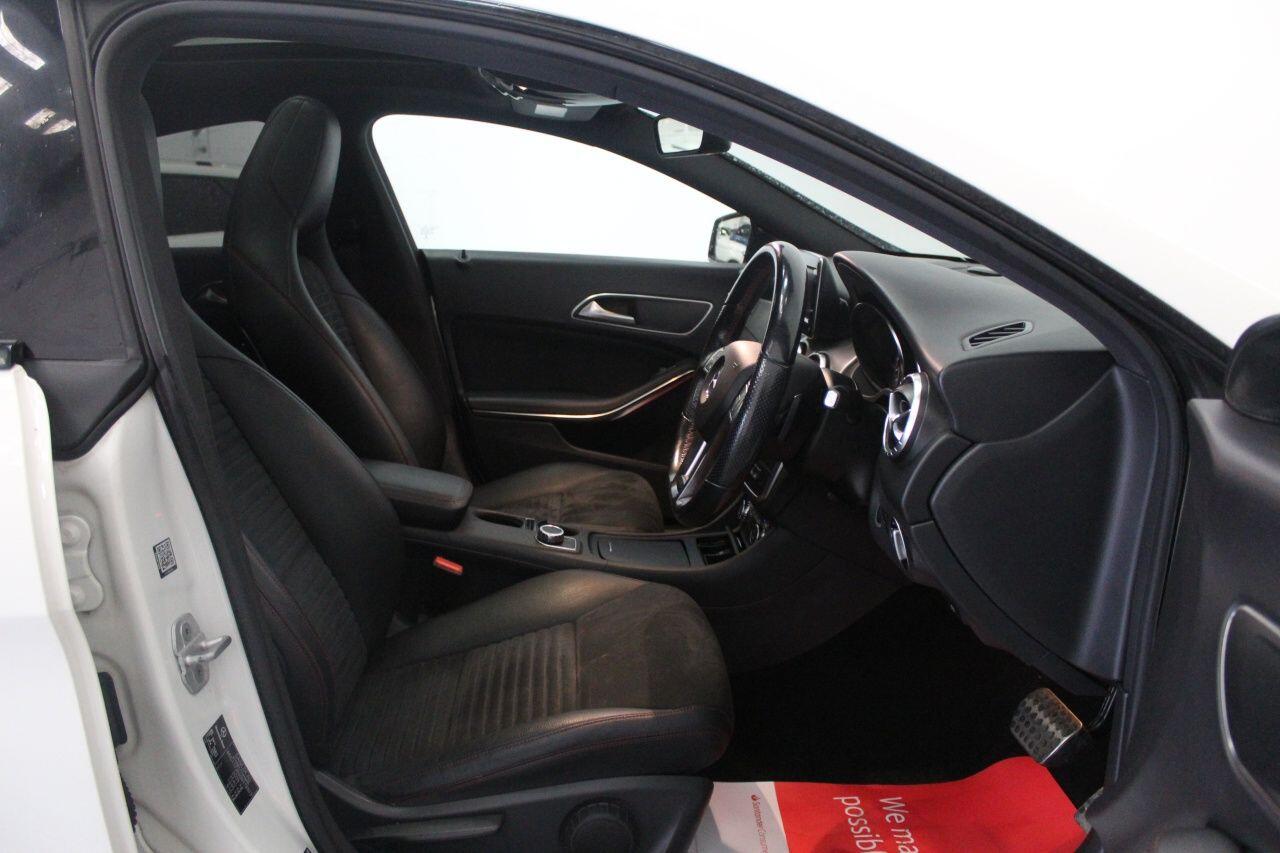 Mercedes-Benz Cla view 32