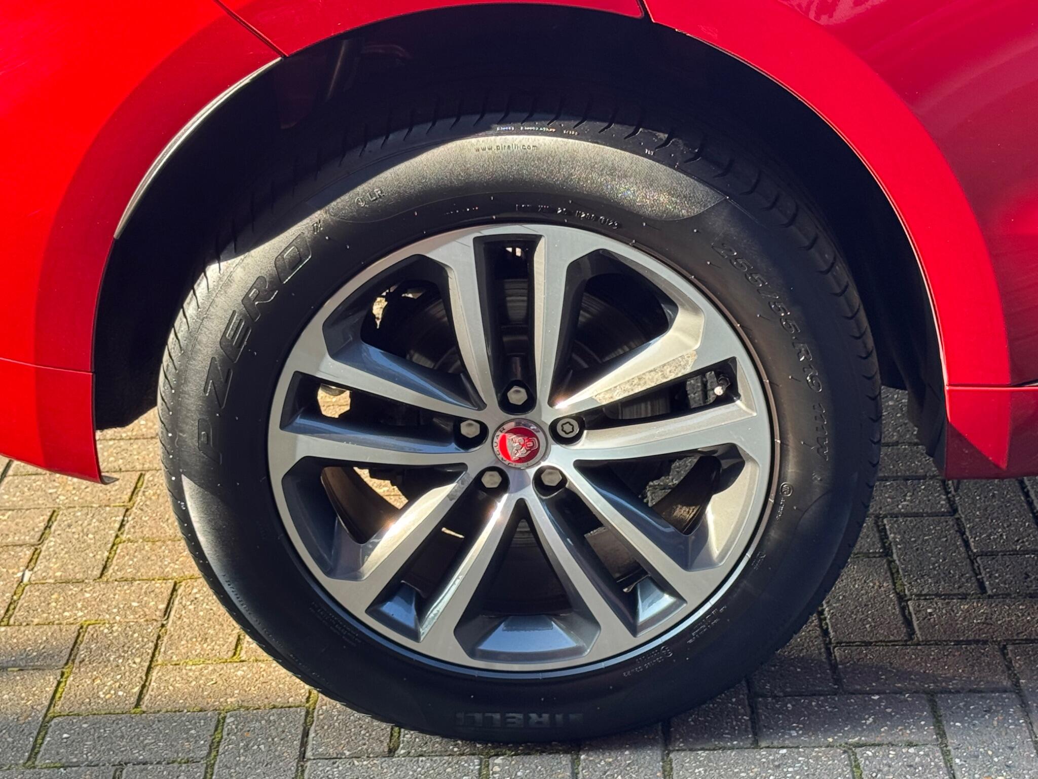 Jaguar F-Pace view 35