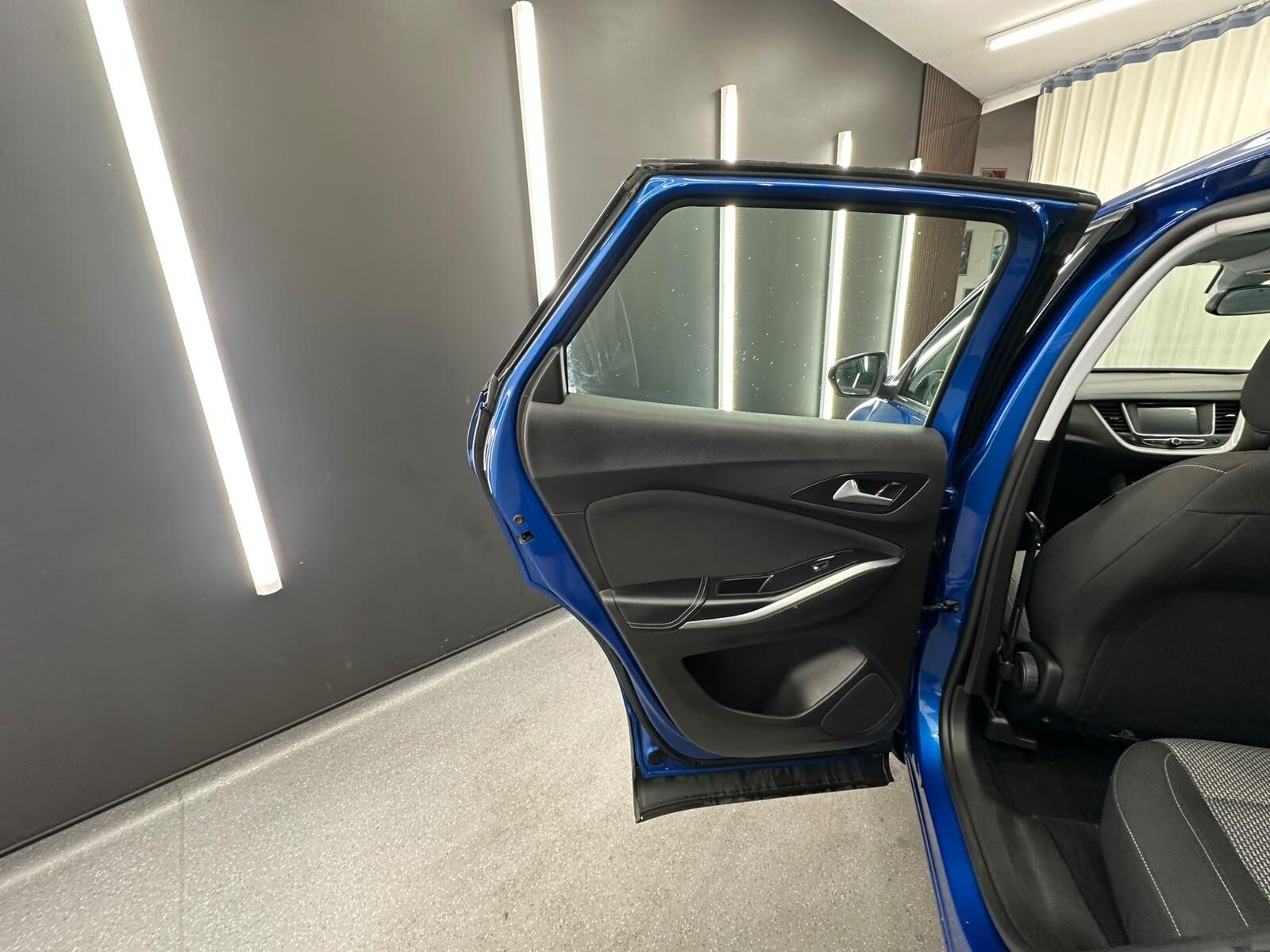 Vauxhall Grandland X view 22