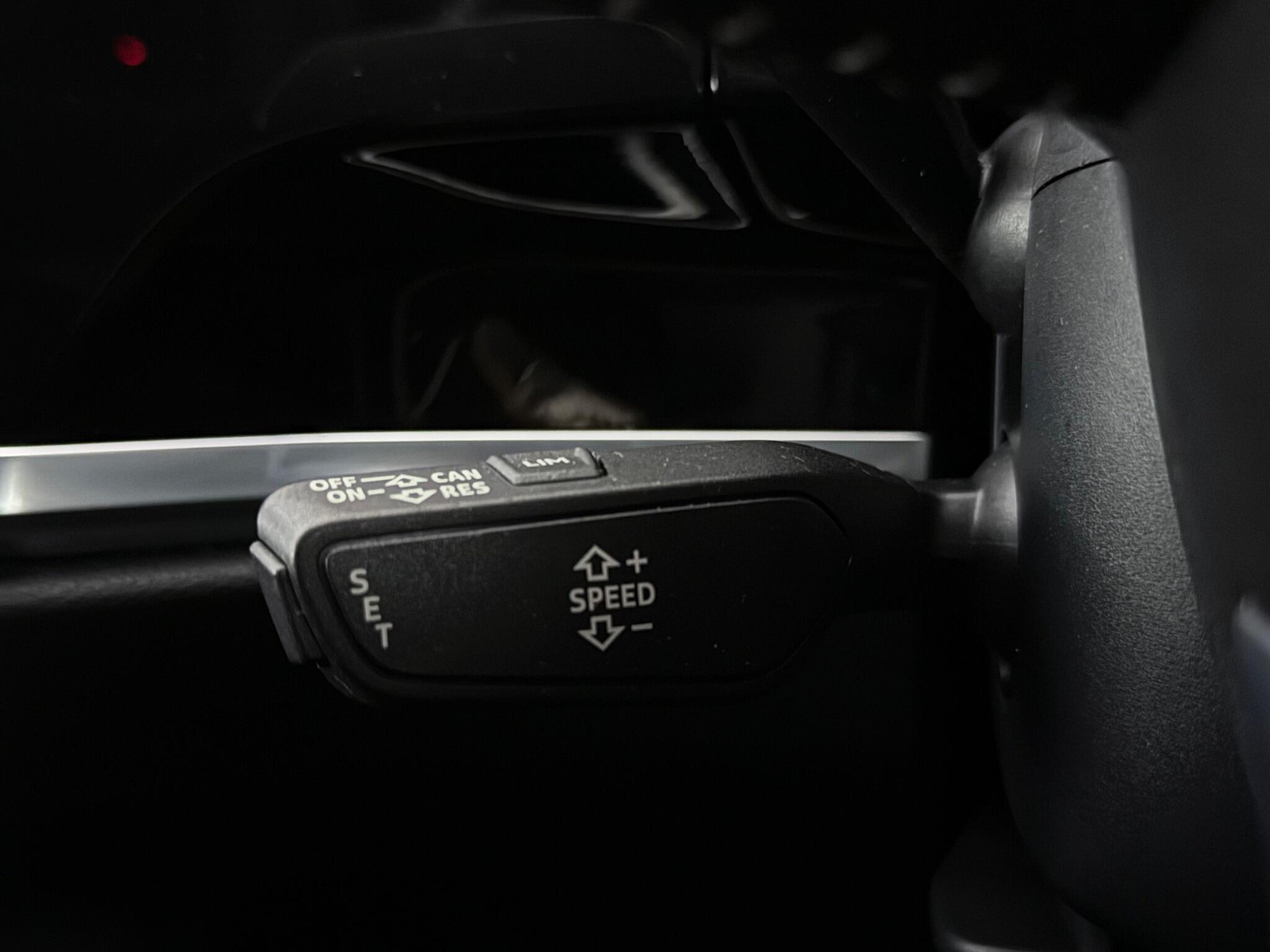 Audi Q3 view 19