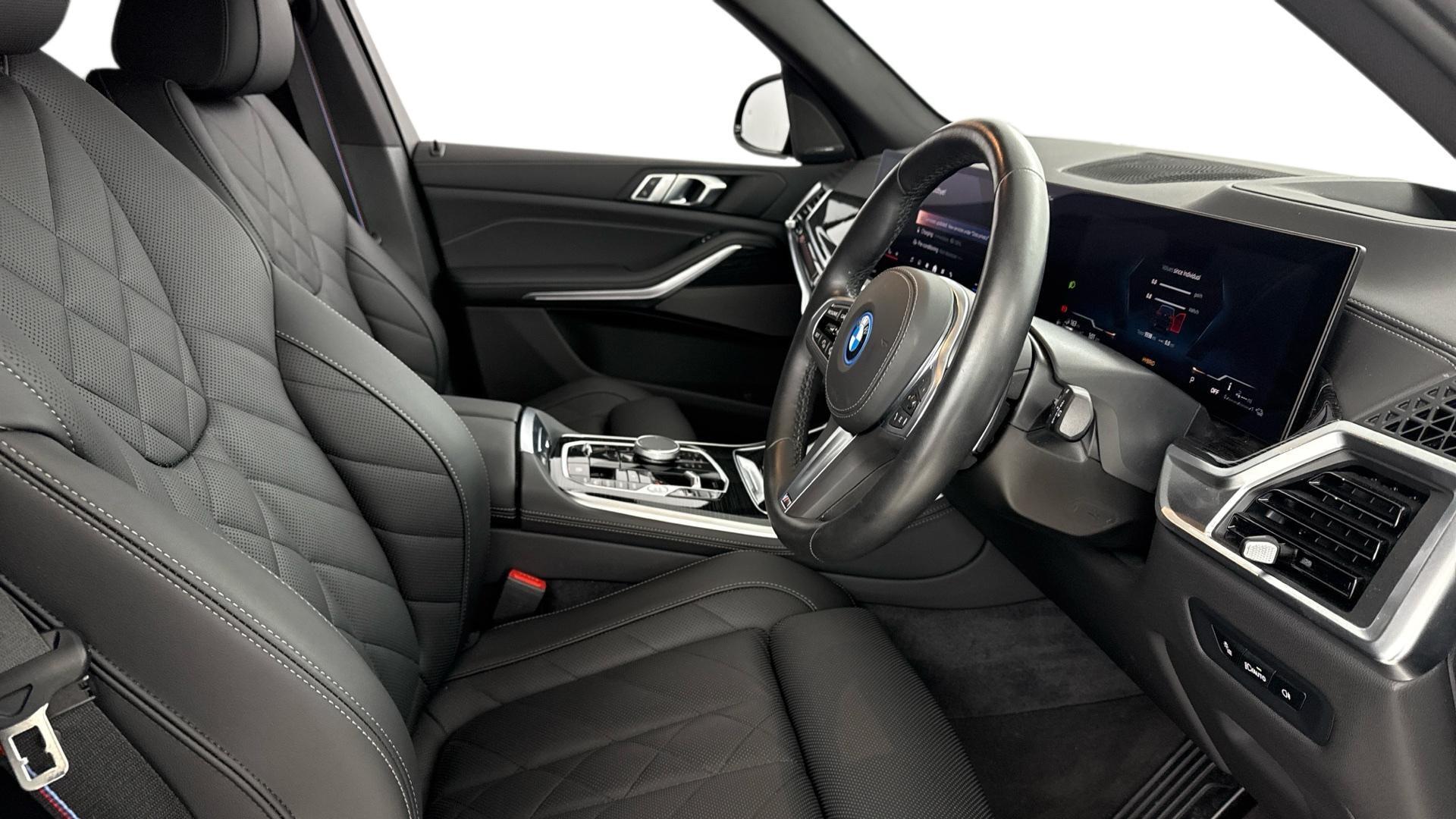 BMW X5 view 11