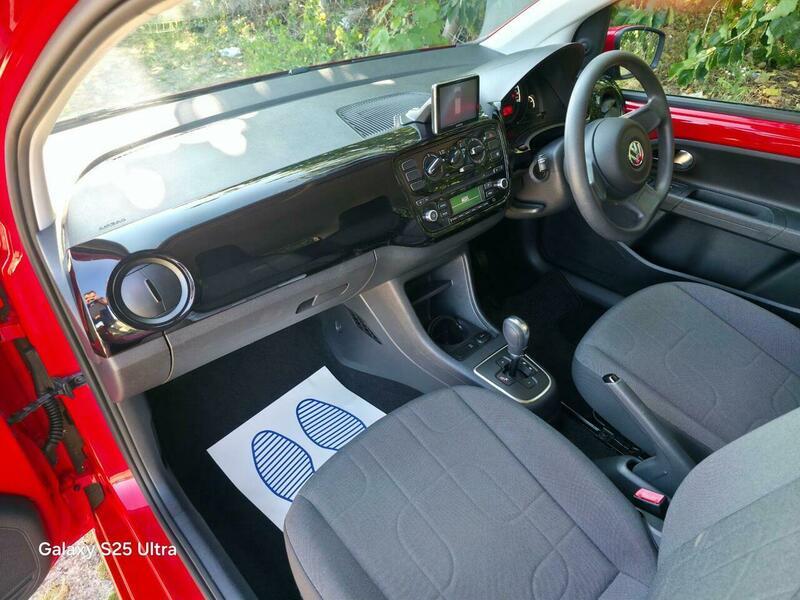 Volkswagen Up! view 61