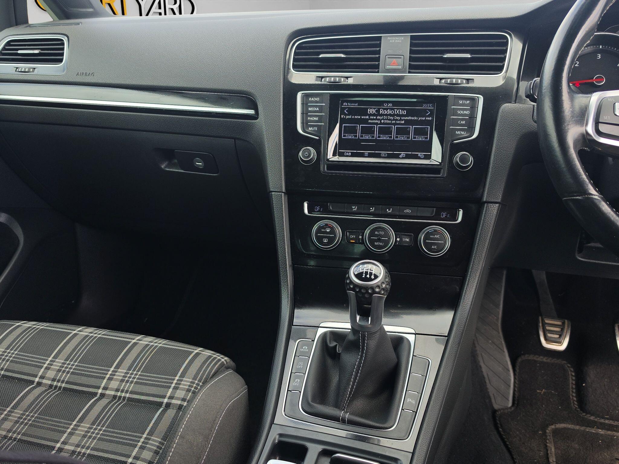 Volkswagen Golf view 10