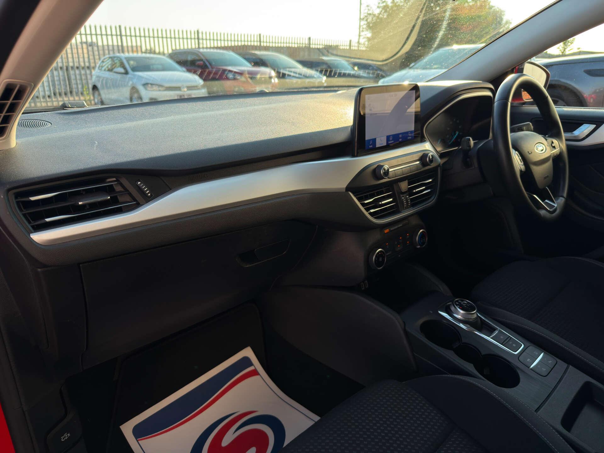 Ford Focus view 42