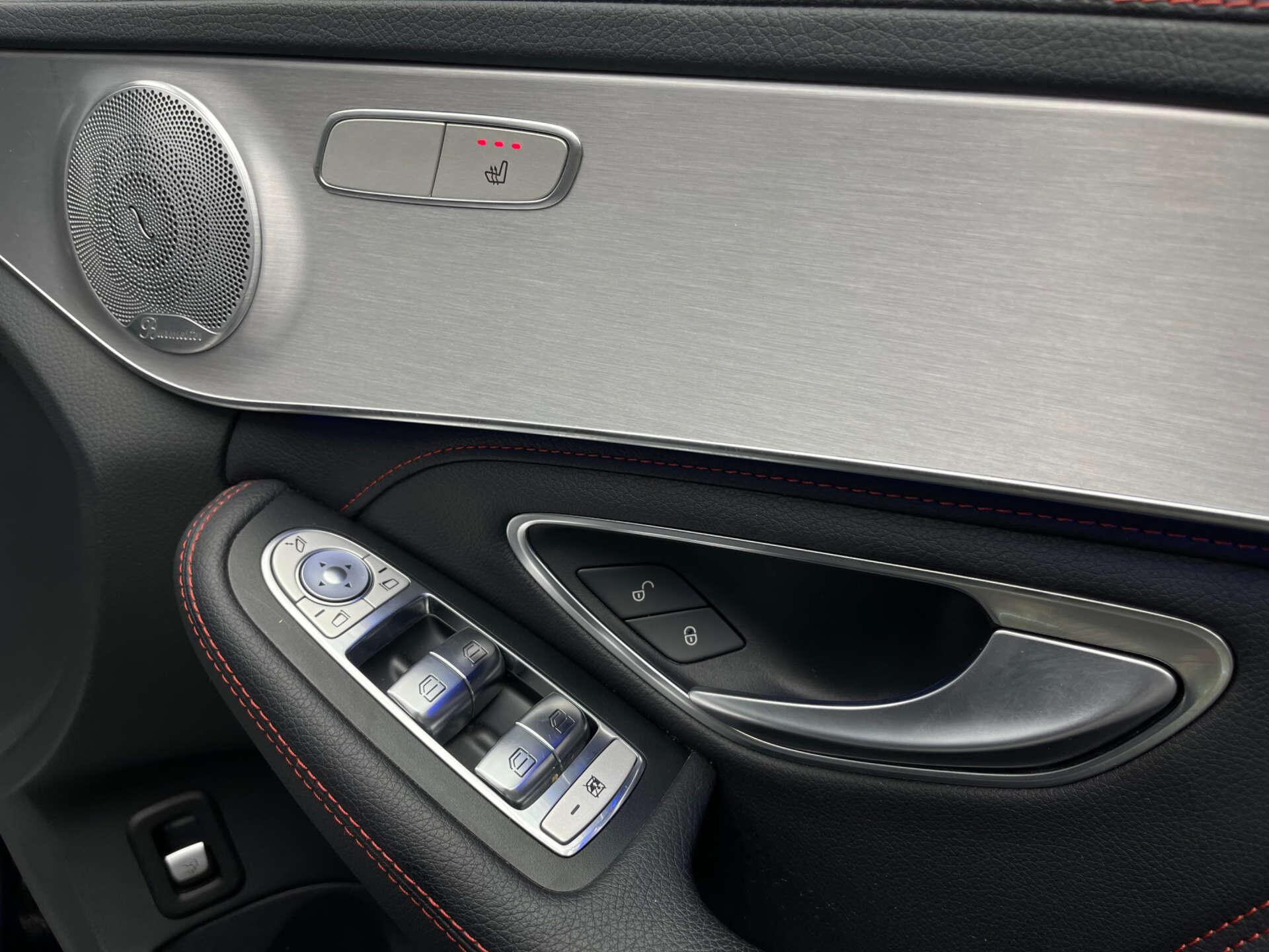 Mercedes-Benz C Class view 12