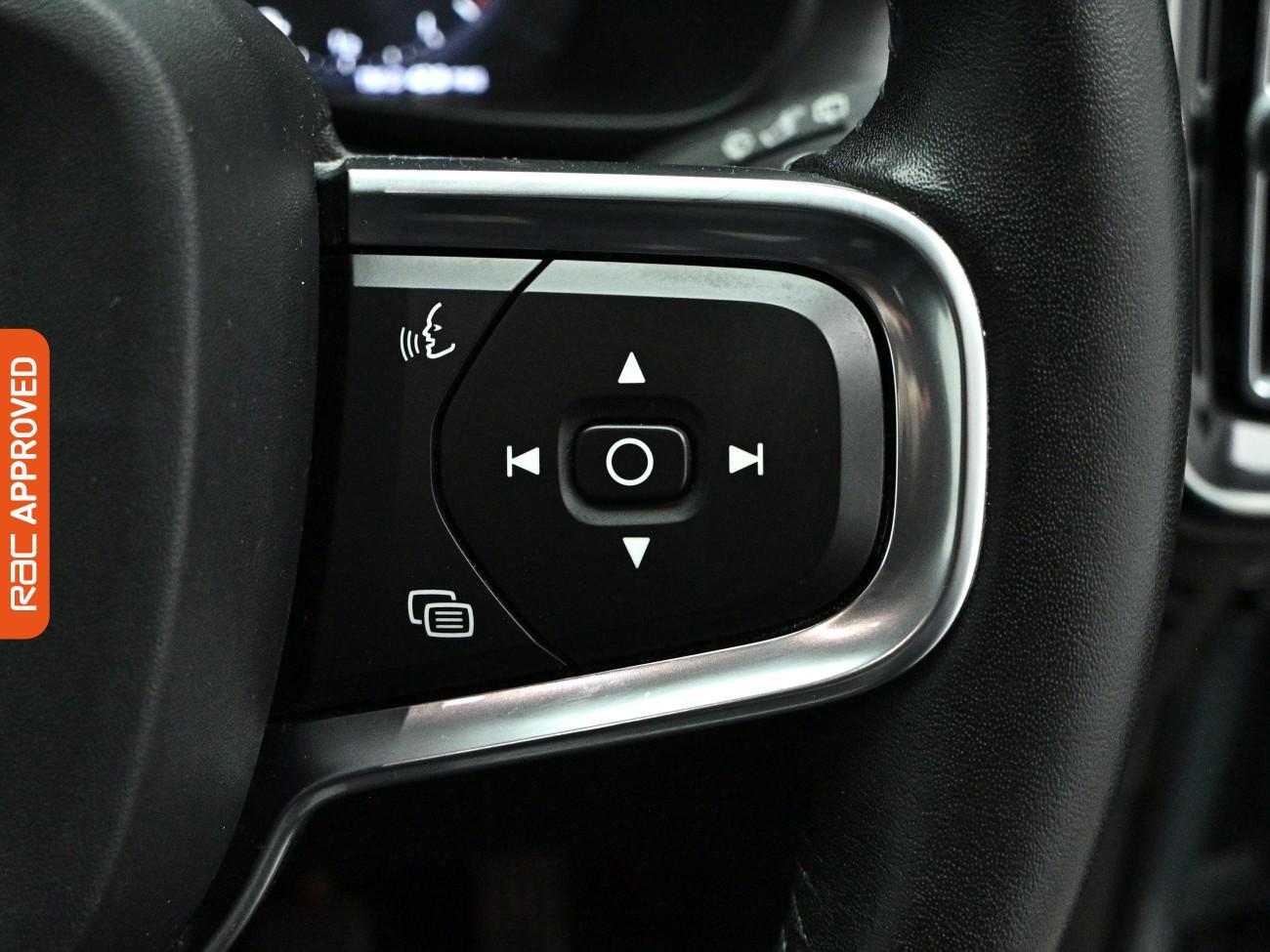 Volvo XC40 view 23