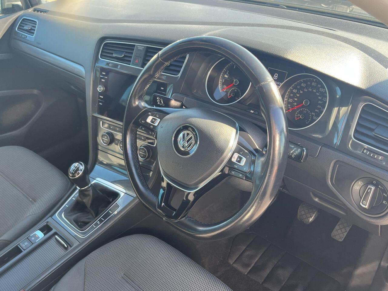 Volkswagen Golf view 9