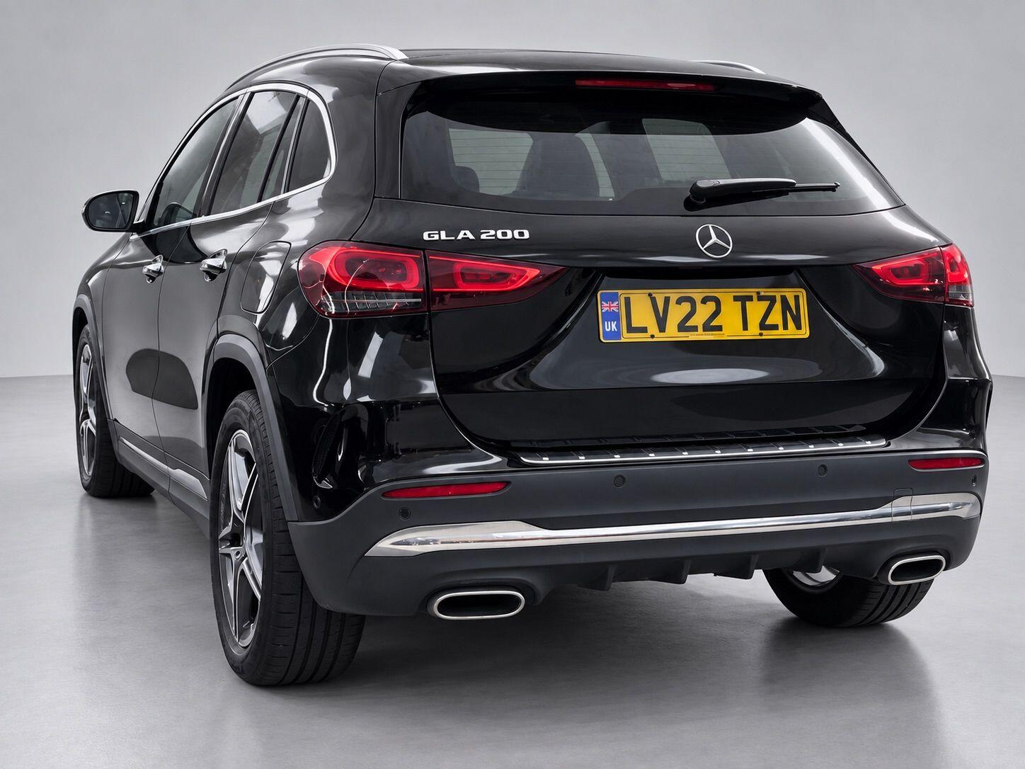 Mercedes-Benz GLA view 9