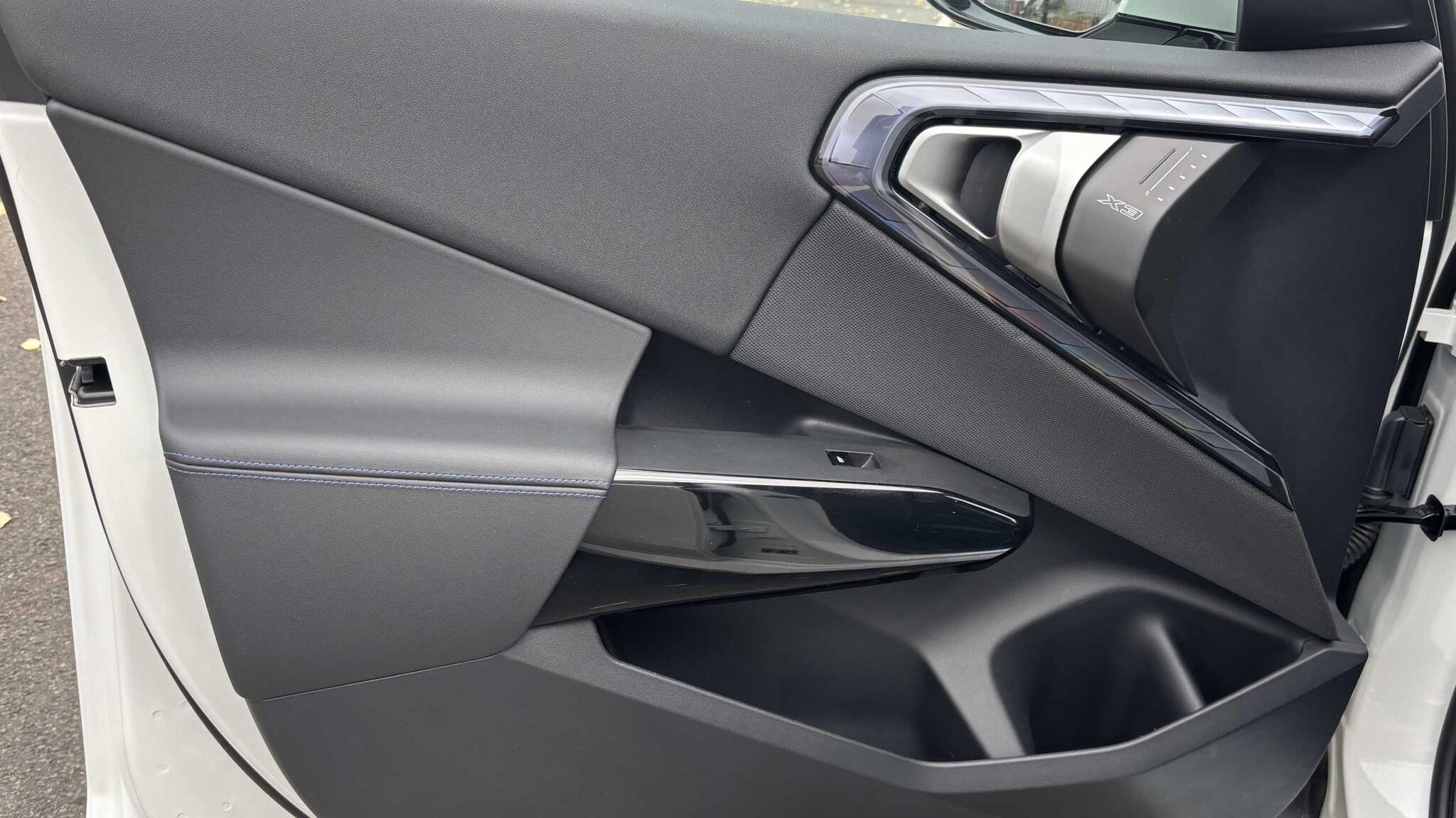 BMW X3 view 26