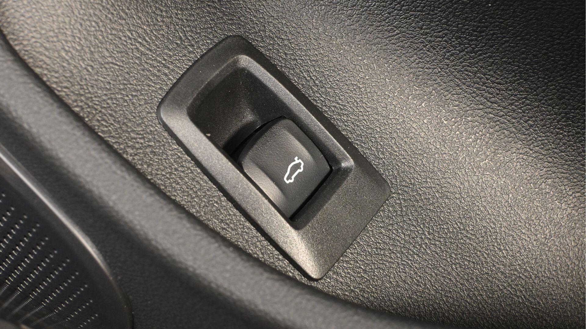 BMW i4 view 37