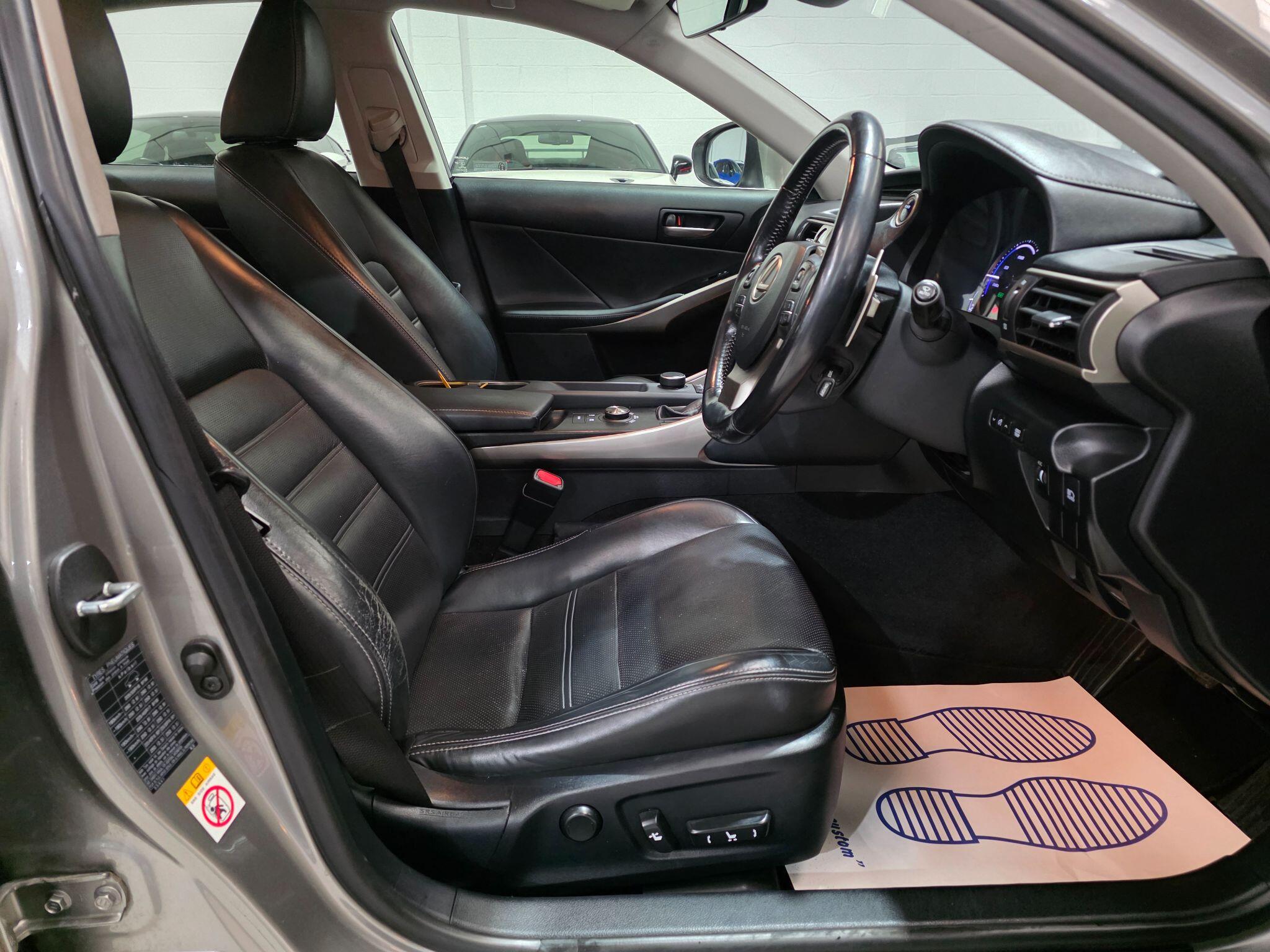 Lexus Is view 6