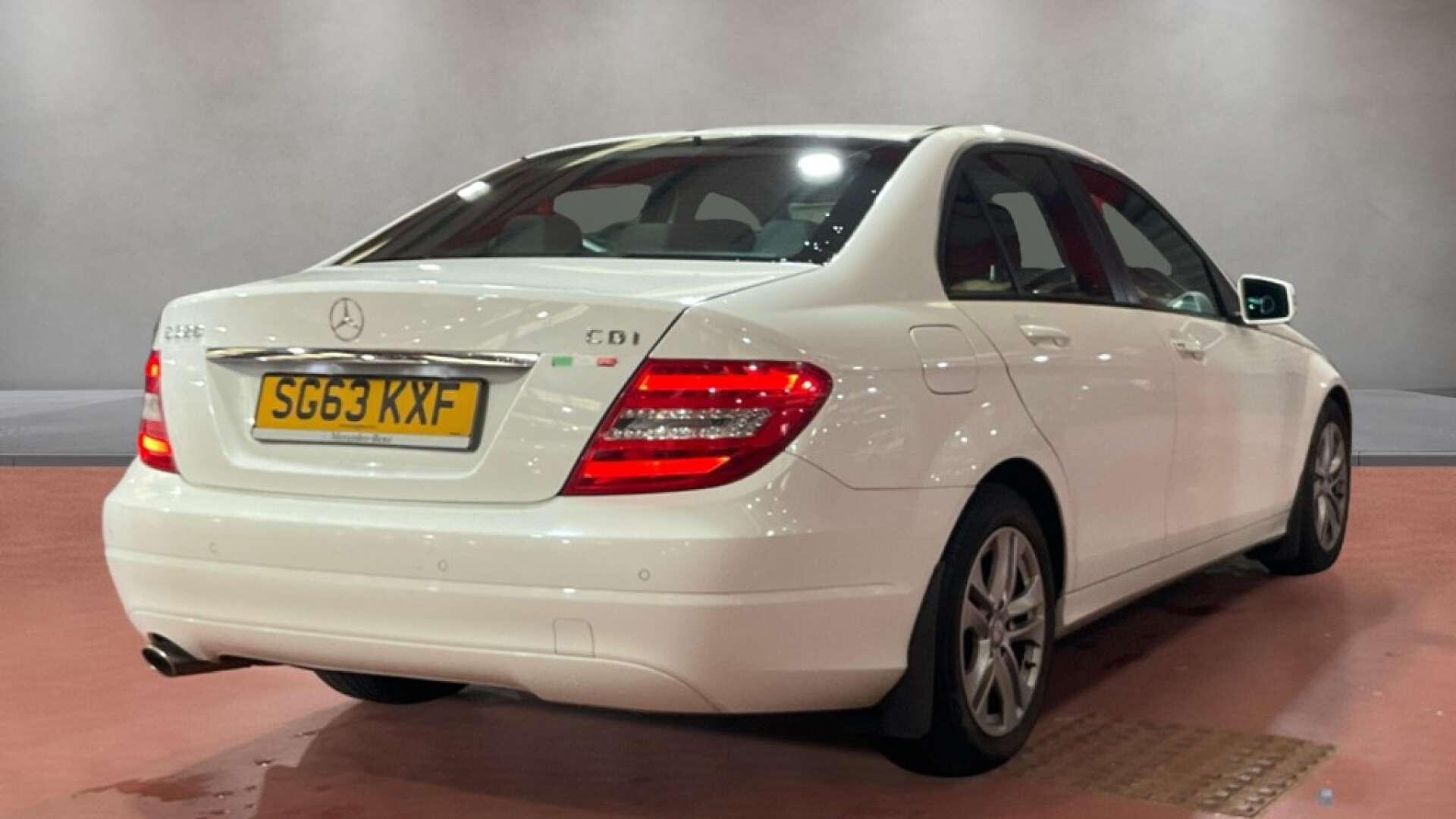 Mercedes-Benz C-Class view 9