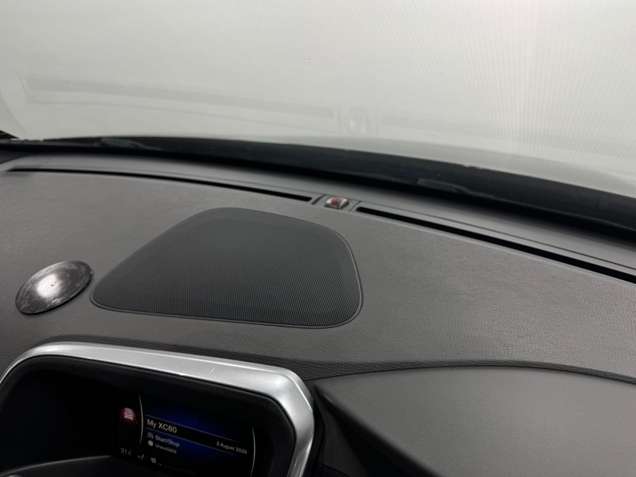 Volvo XC60 view 29