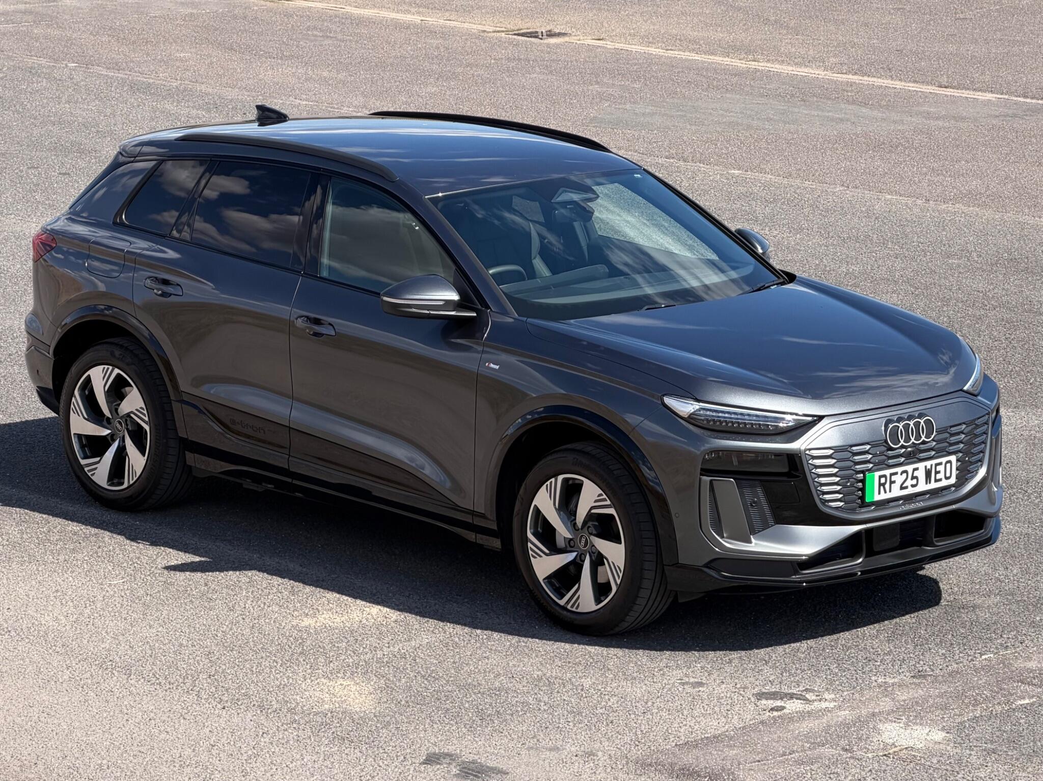 Audi E-Tron view 37