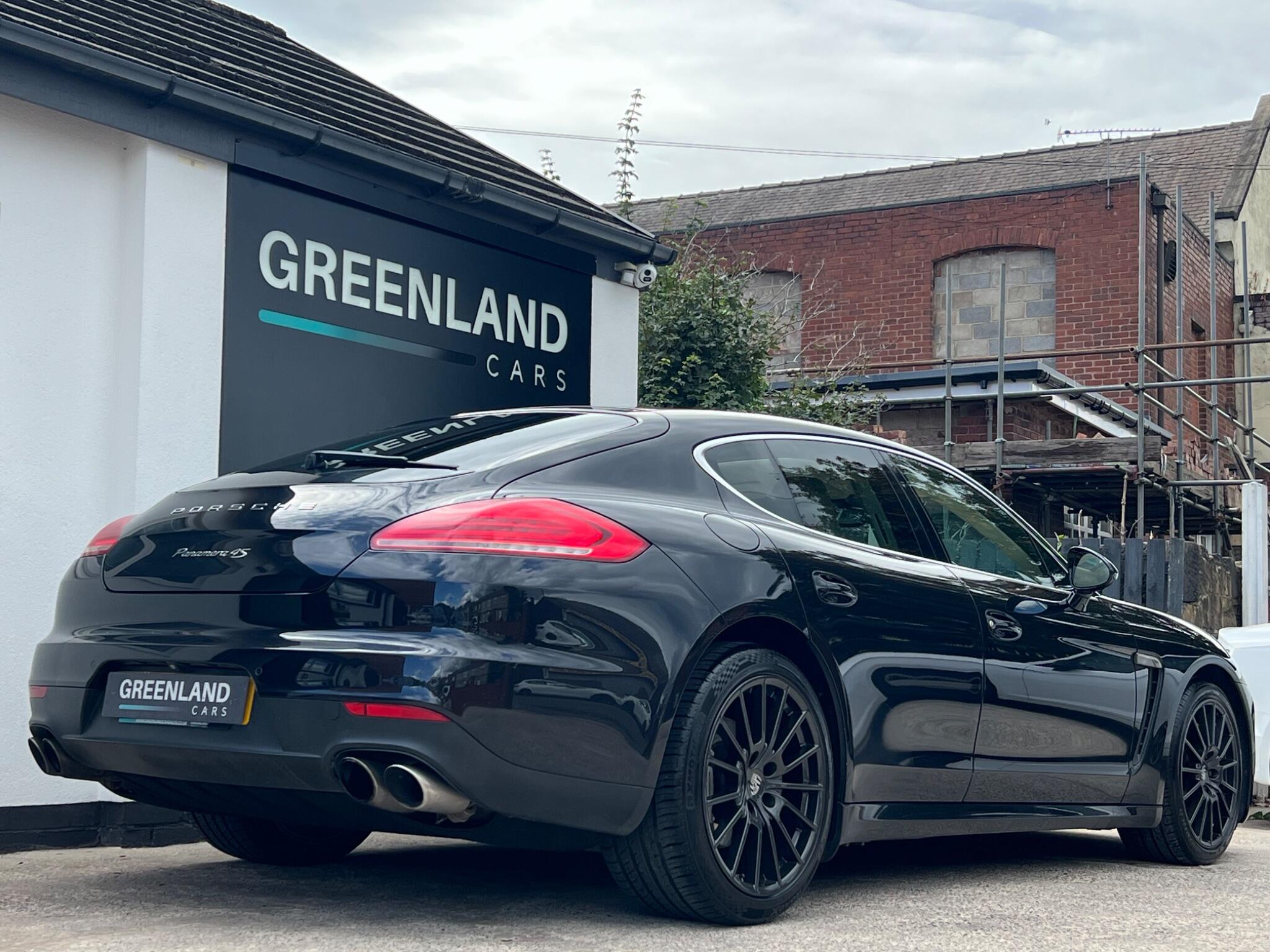 Porsche Panamera view 23