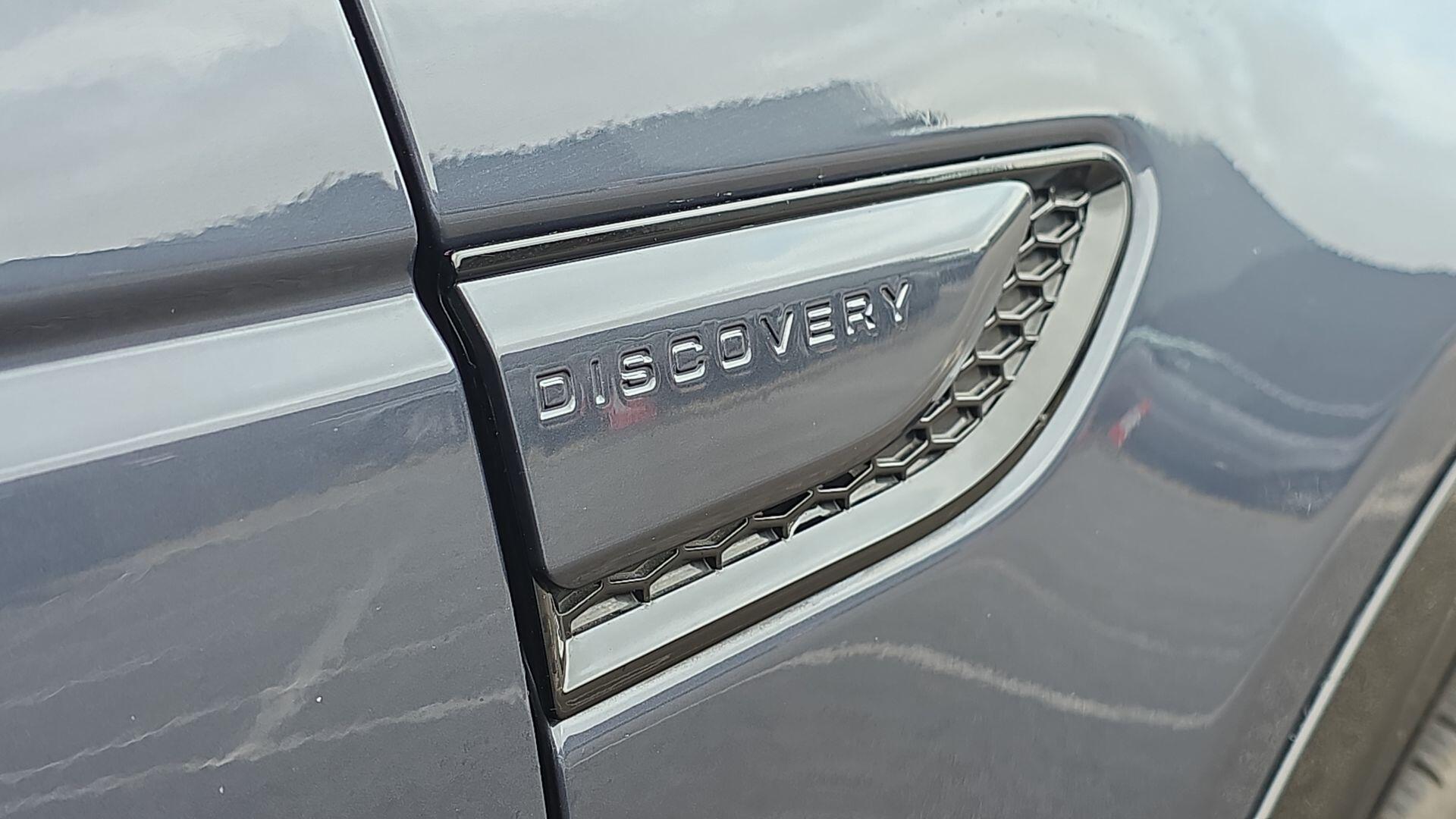 Land Rover Discovery Sport view 24