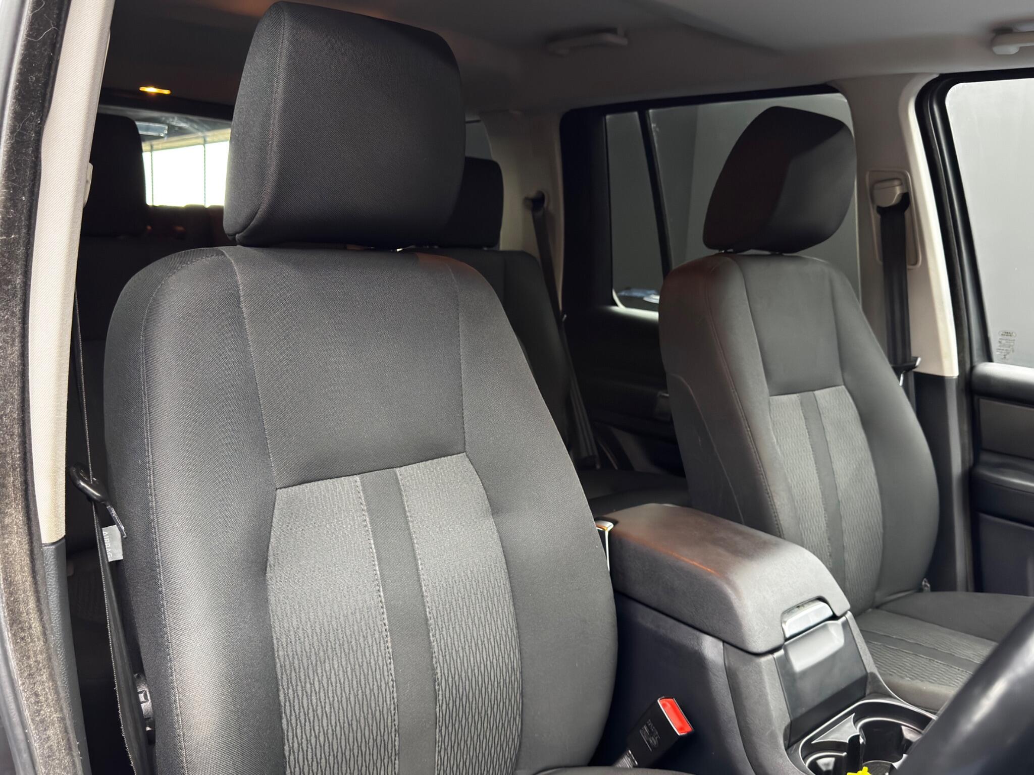 Land Rover Discovery view 12