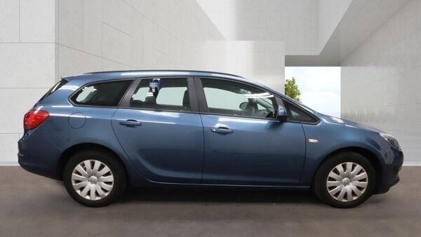 Vauxhall Astra view 6