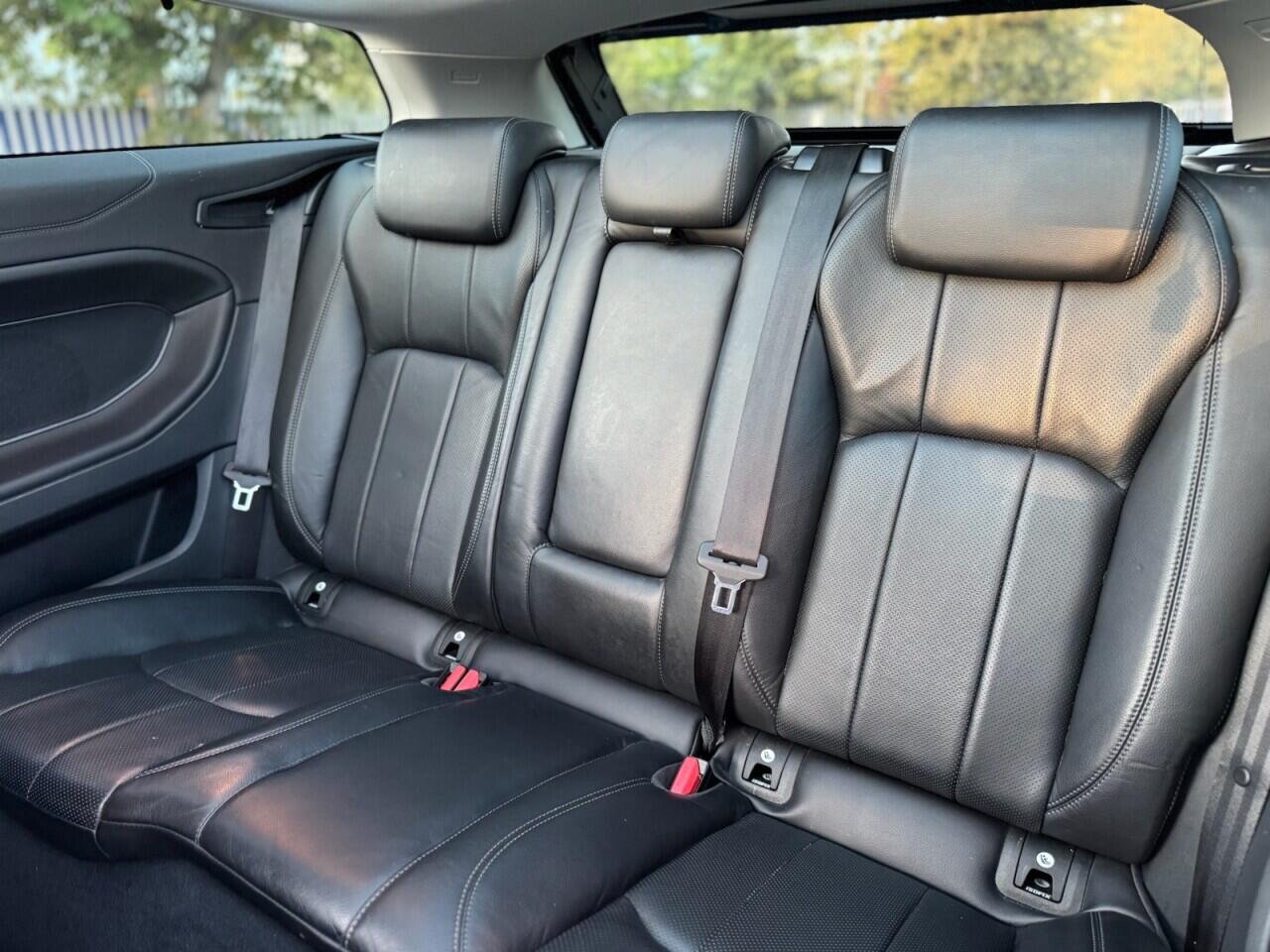 Land Rover Range Rover Evoque view 30