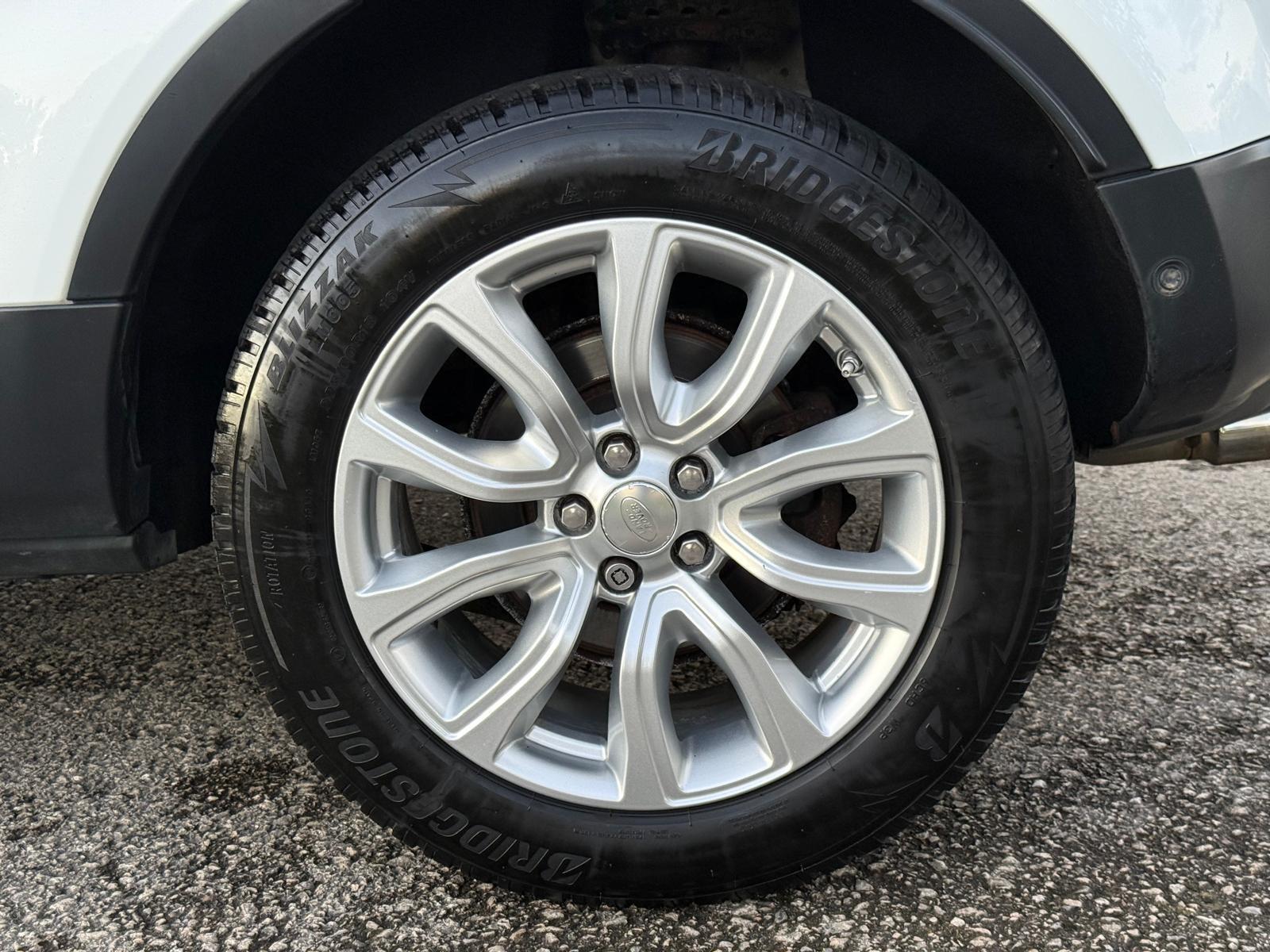 Land Rover Range Rover Evoque - Image 11