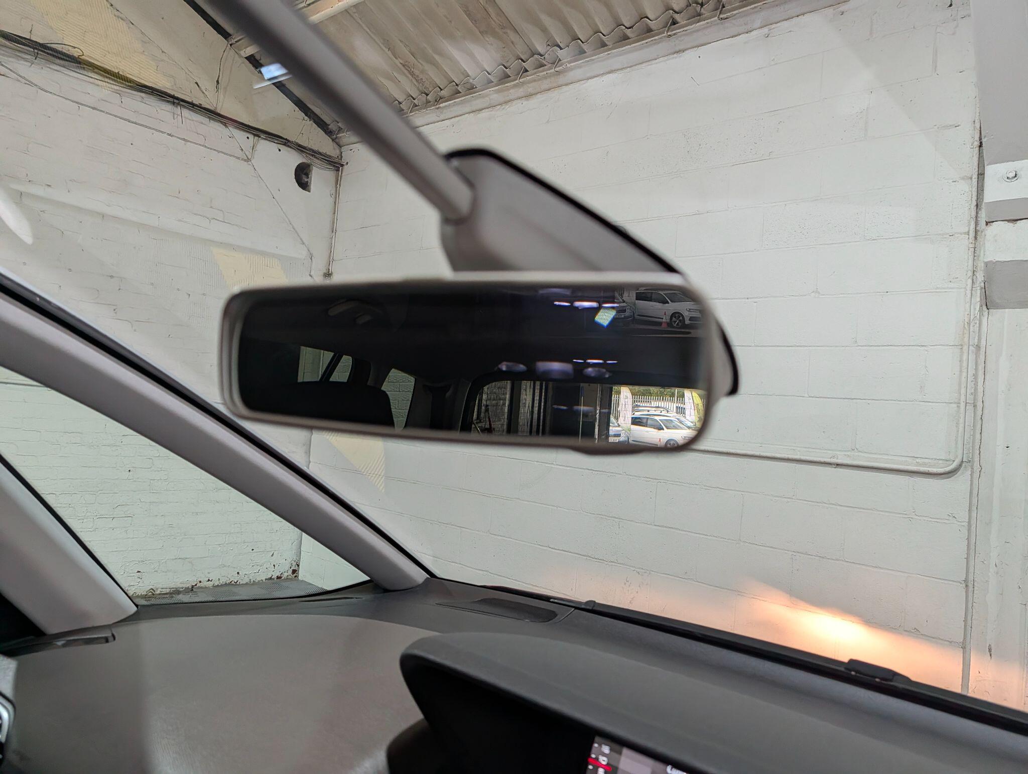 Citroen Grand C4 Picasso view 50