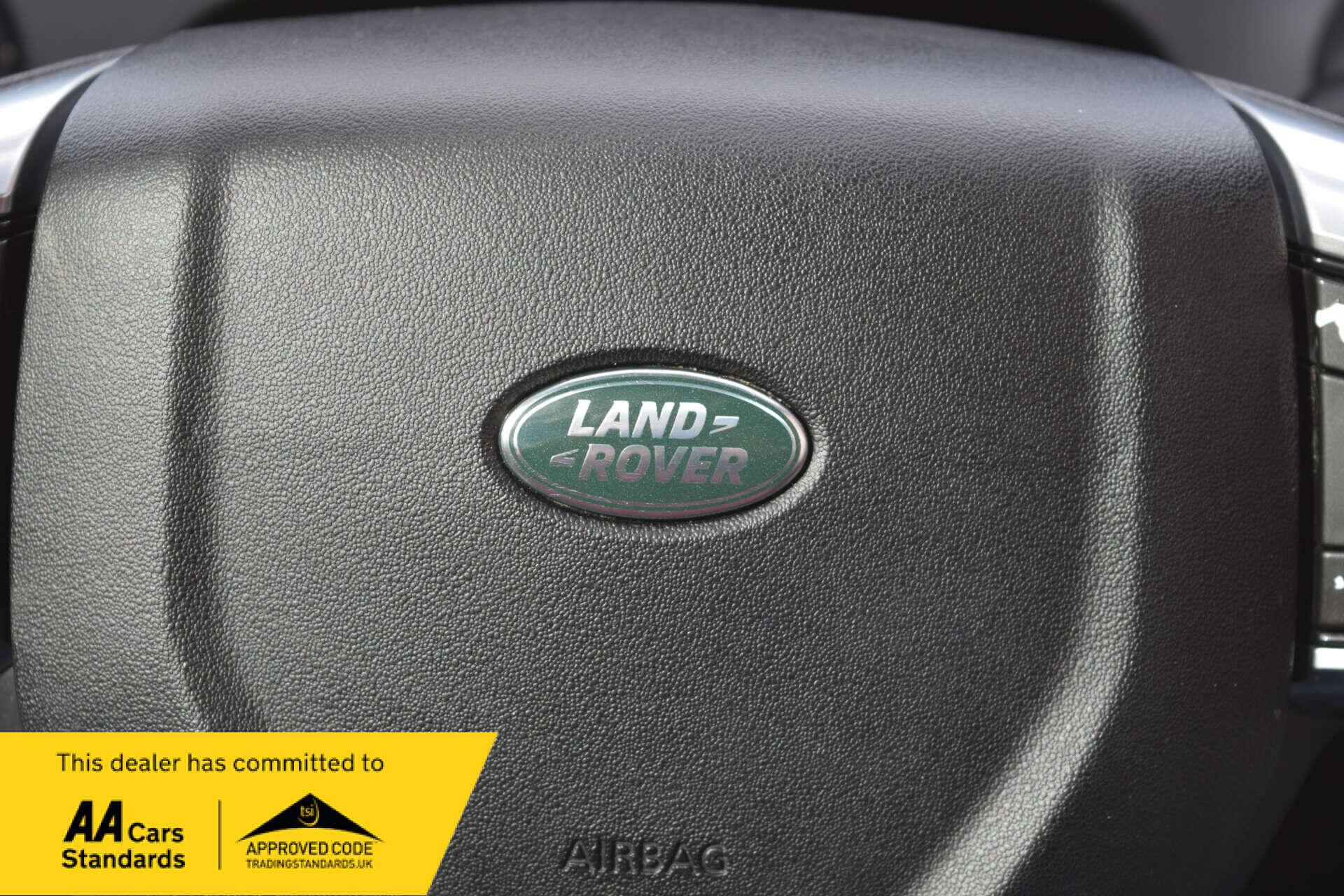 Land Rover Discovery Sport view 43