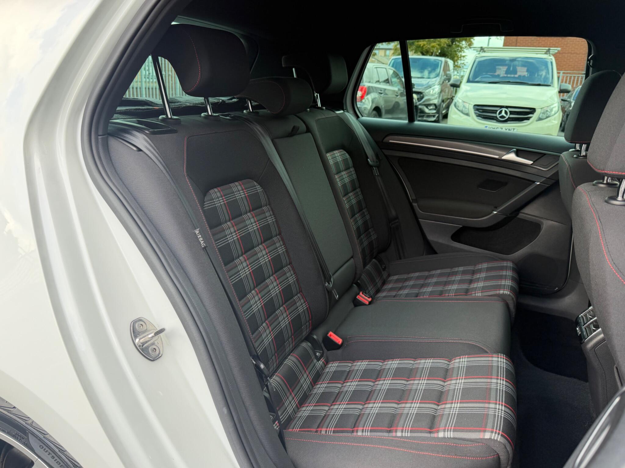 Volkswagen Golf view 14