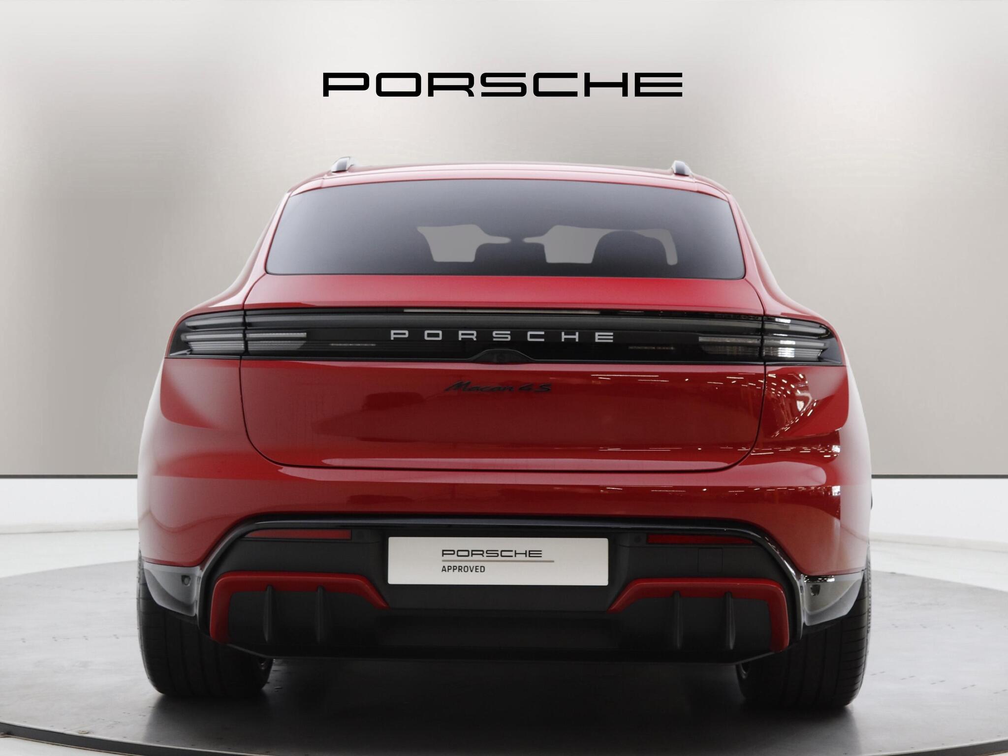 Porsche Macan view 5