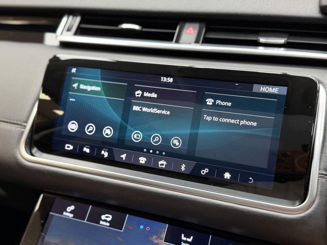 Land Rover Range Rover Velar view 52