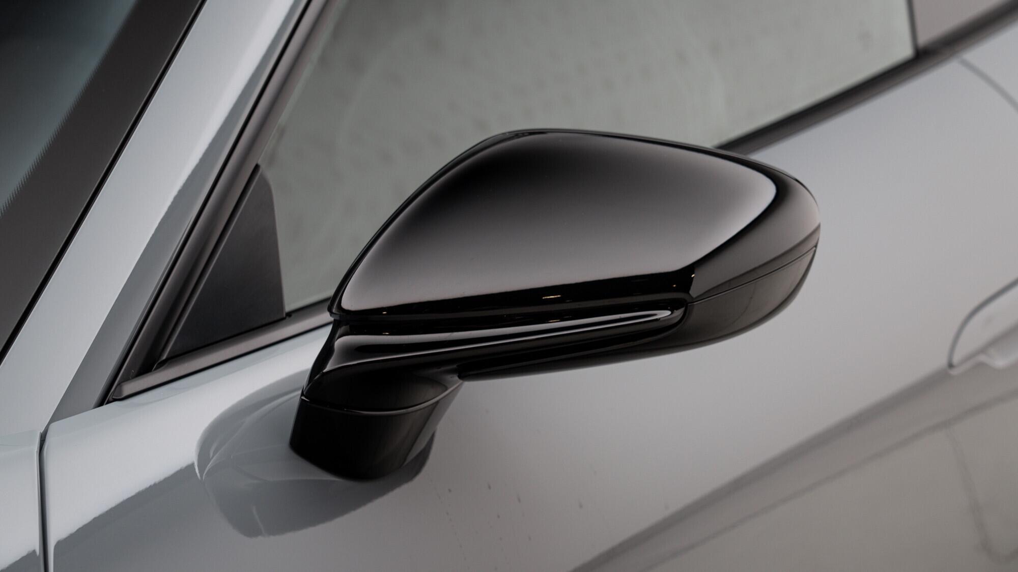 Porsche 911 view 12