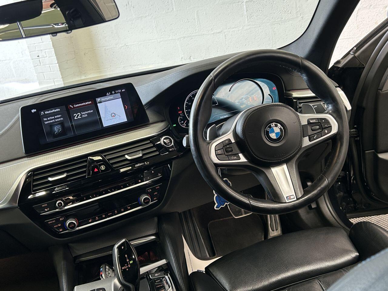 BMW 5 Series view 31