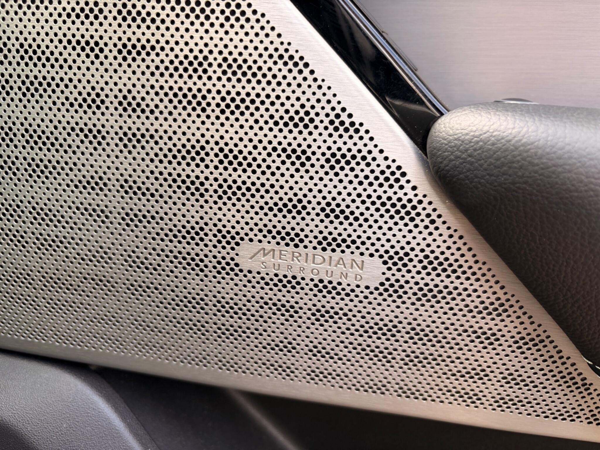 Land Rover Range Rover Velar view 22