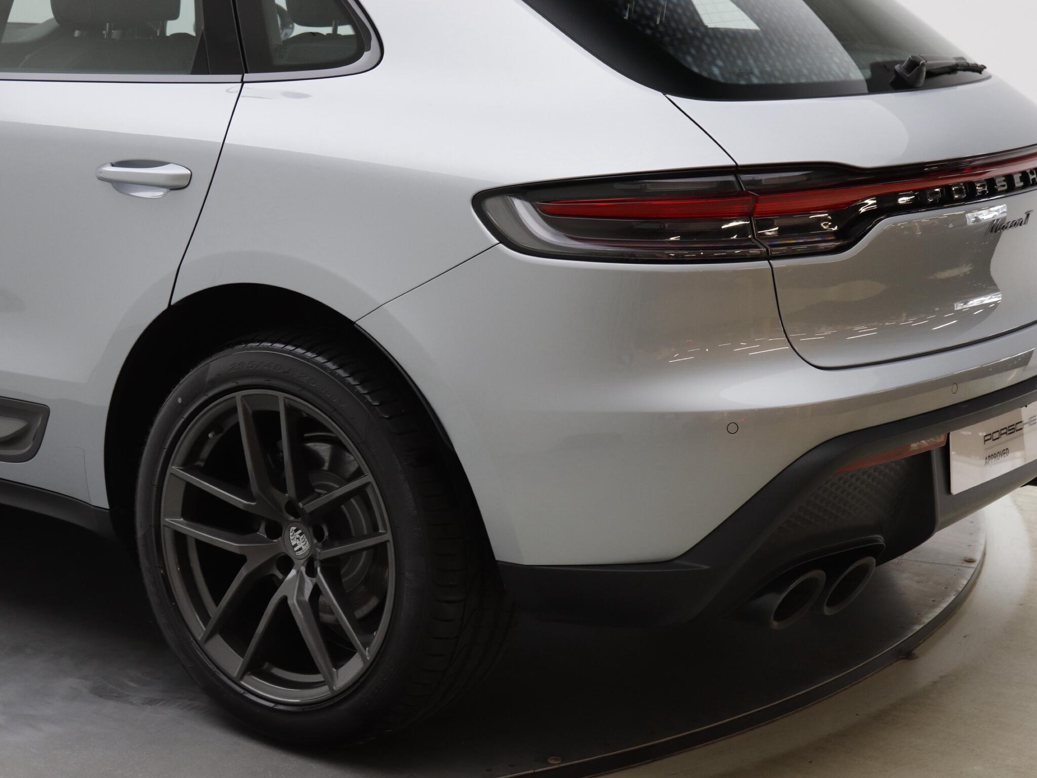 Porsche Macan view 32