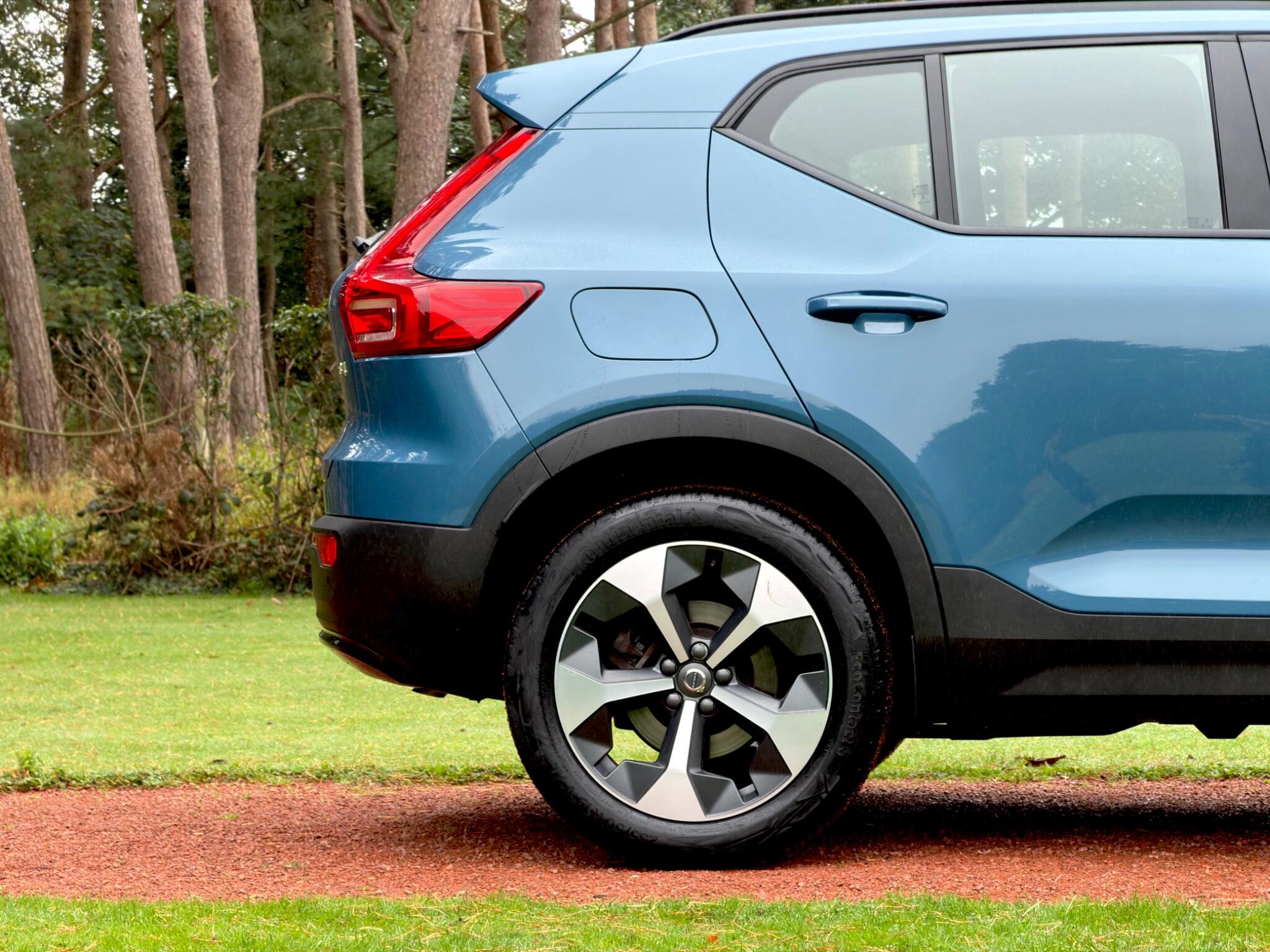 Volvo XC40 view 16