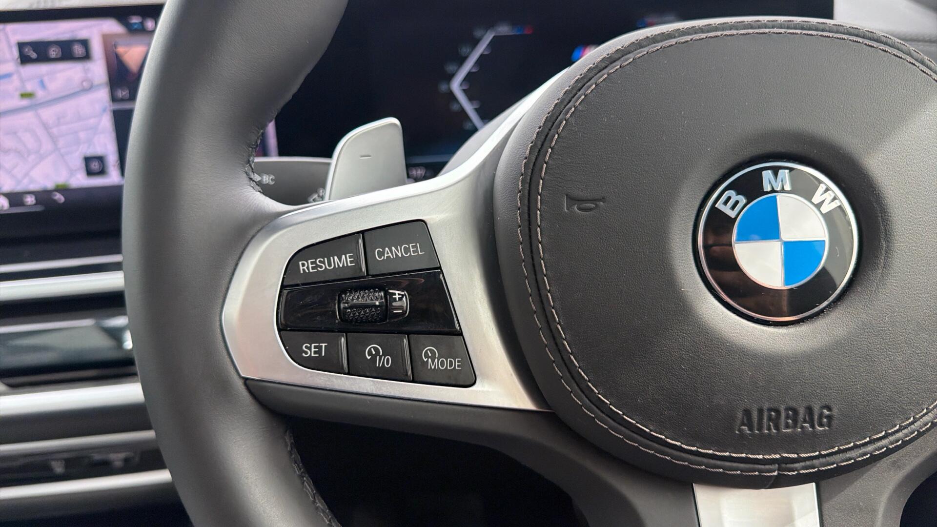 BMW X7 view 17