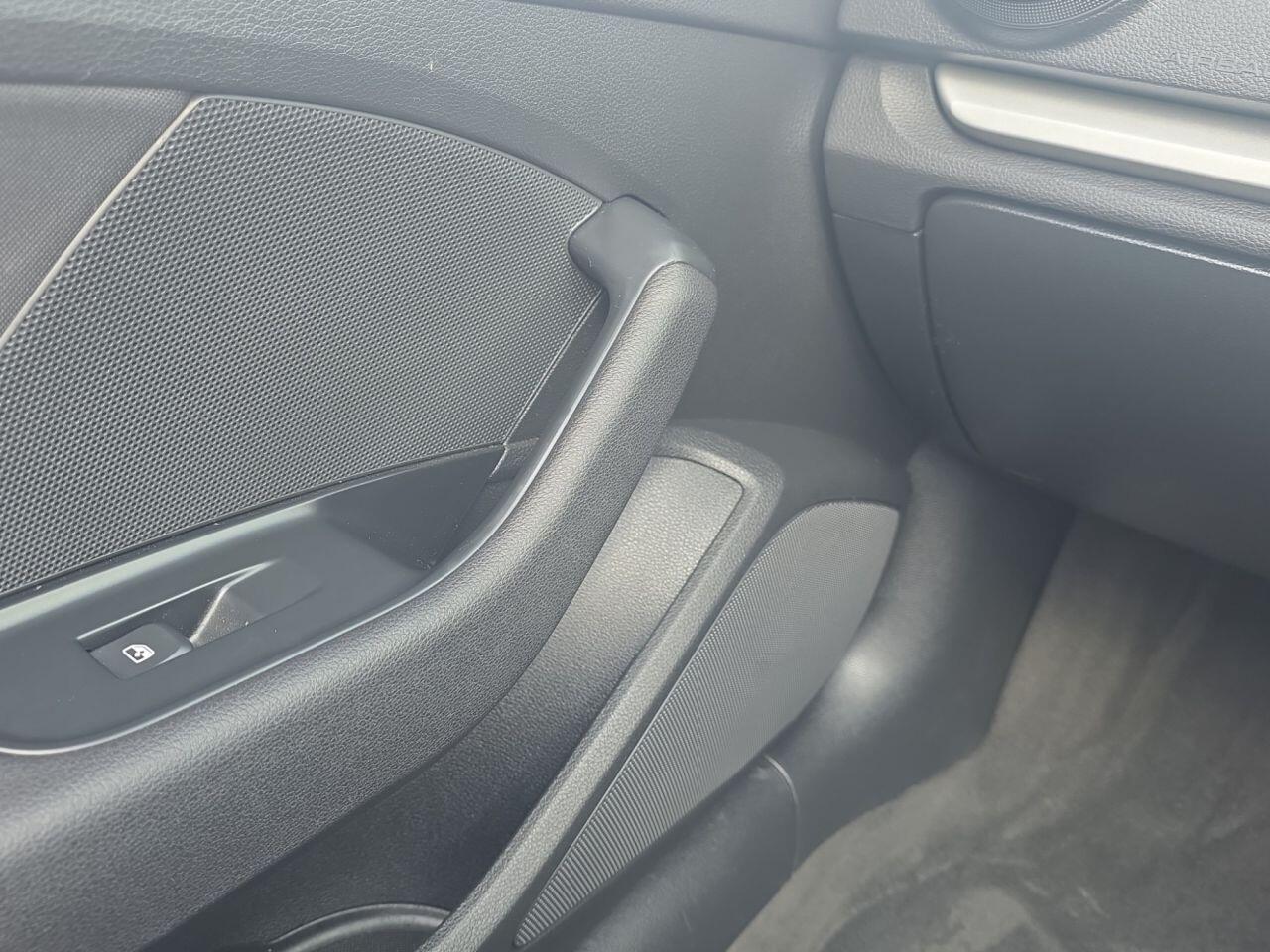 Audi A3 Cabriolet view 32