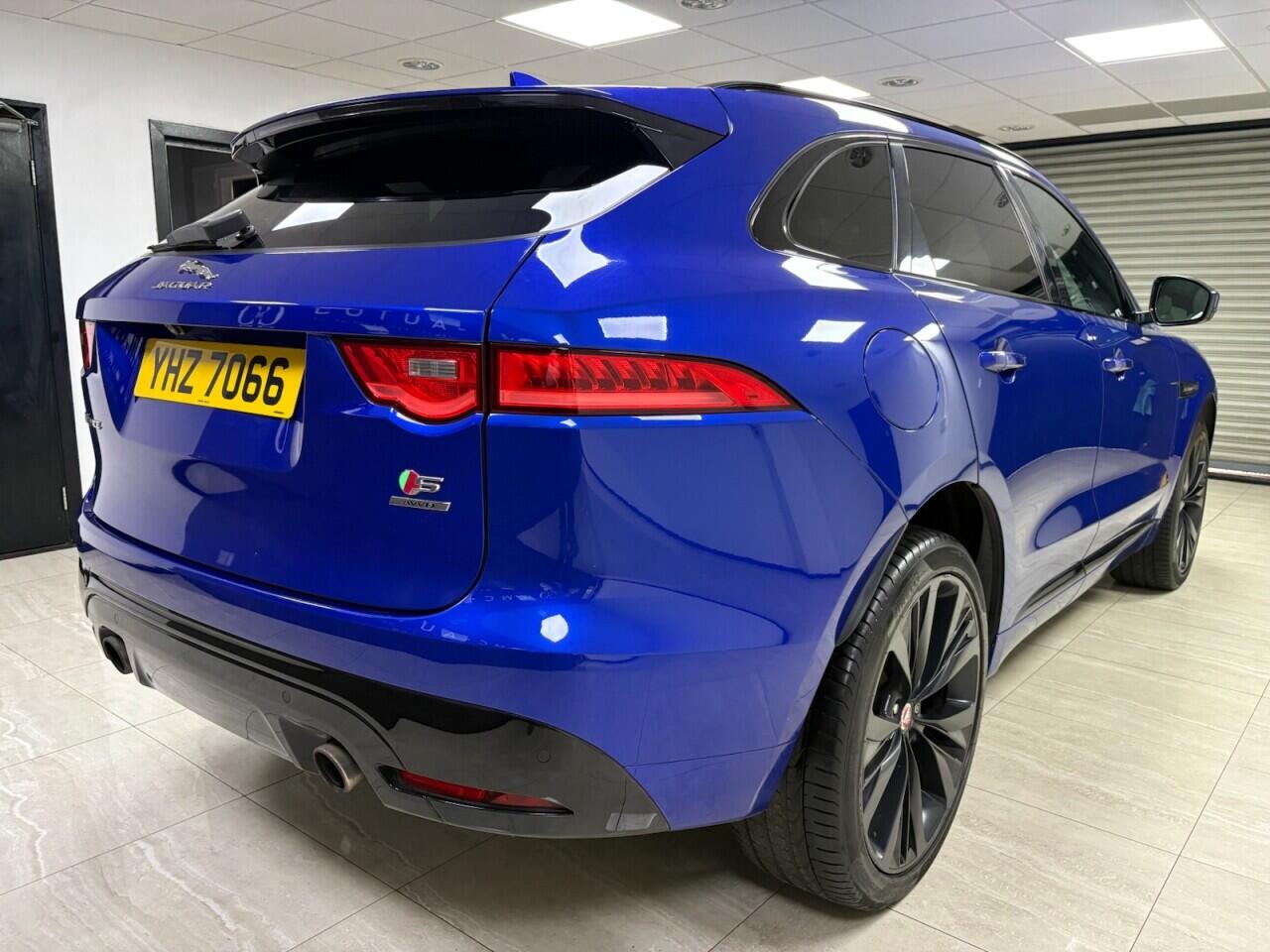 Jaguar F-Pace view 14